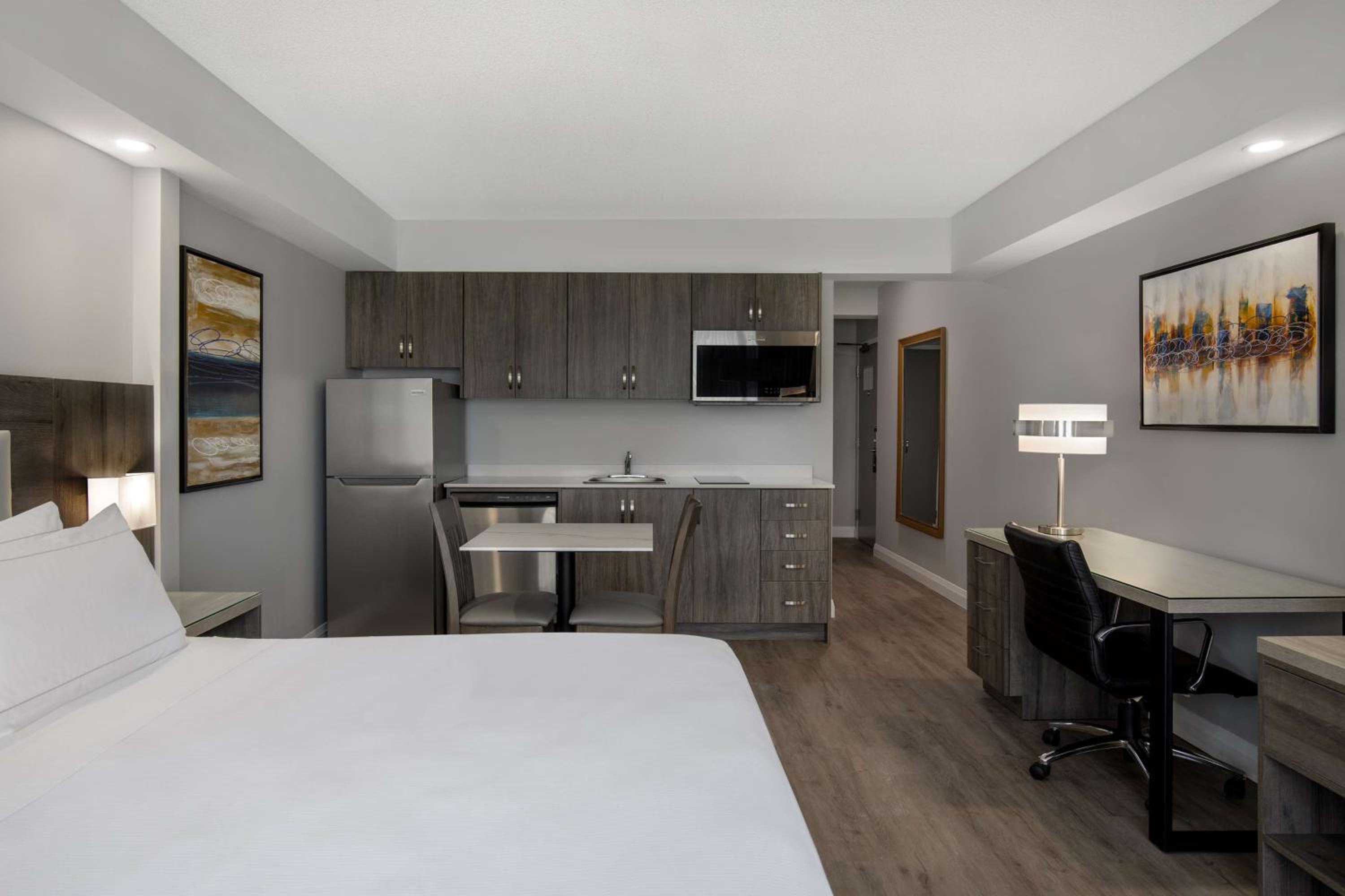 King Room with Kitchen