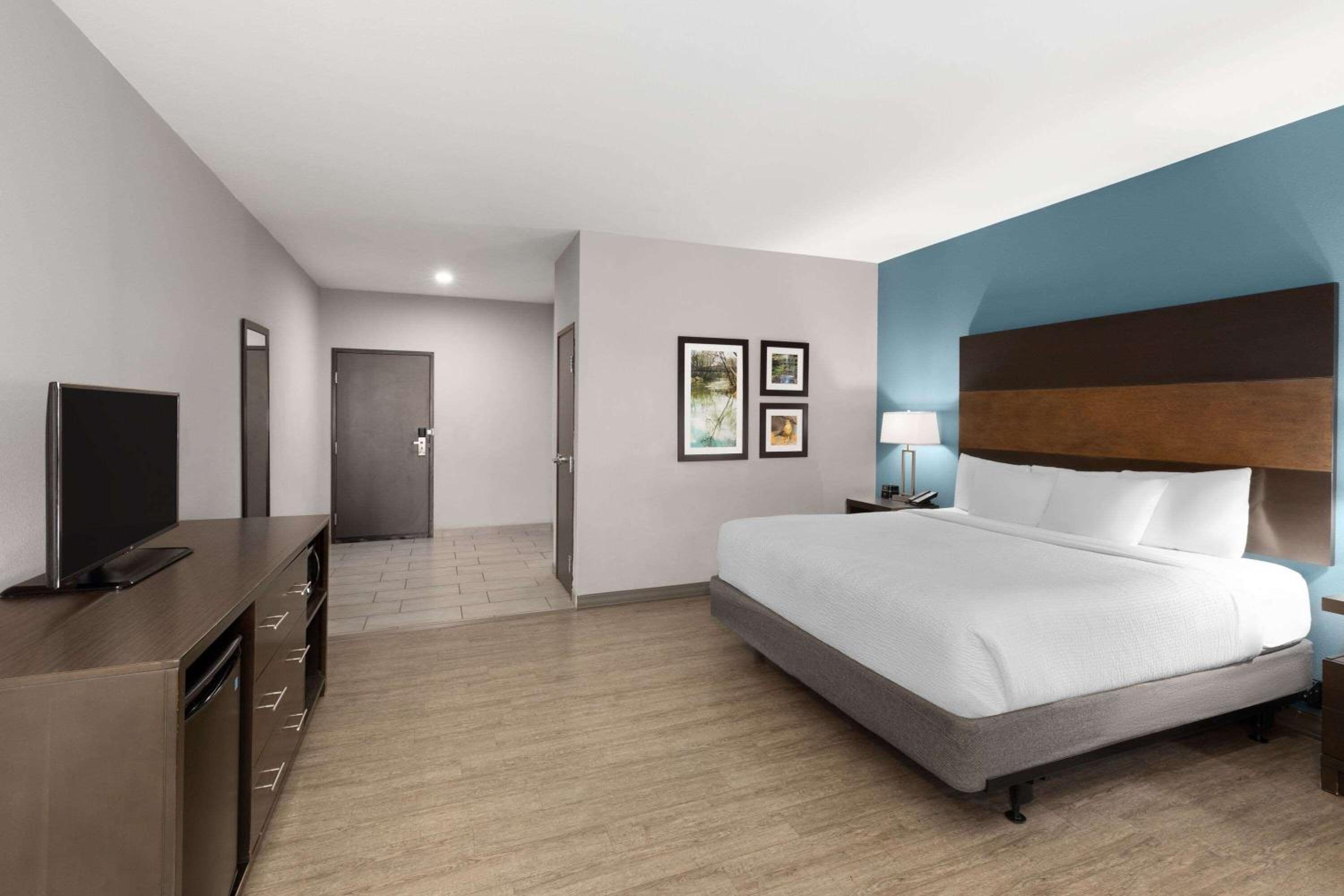 King Room - Disability Access photo 3