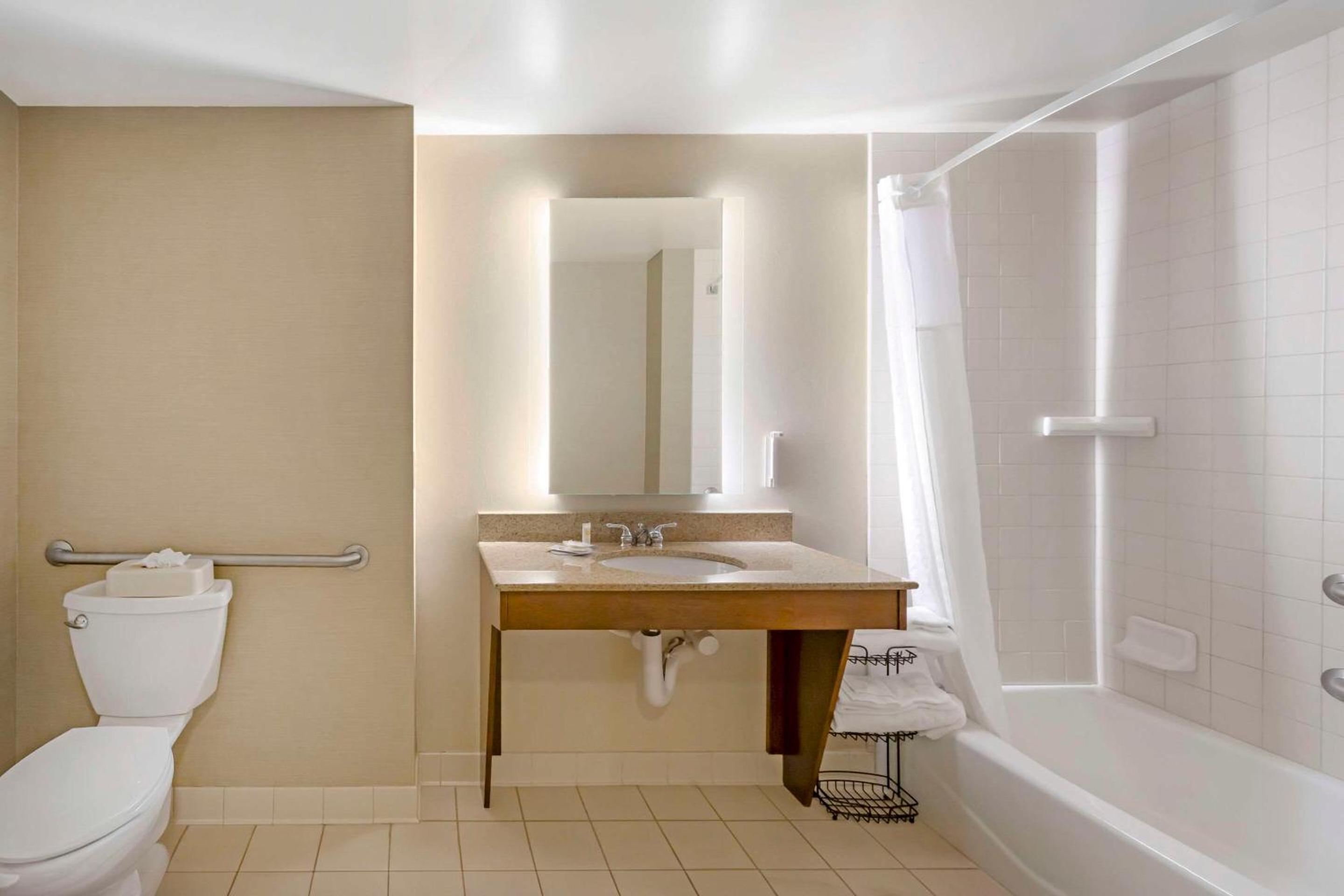 King Room - Accessible/Non-Pet Friendly - Photo 2