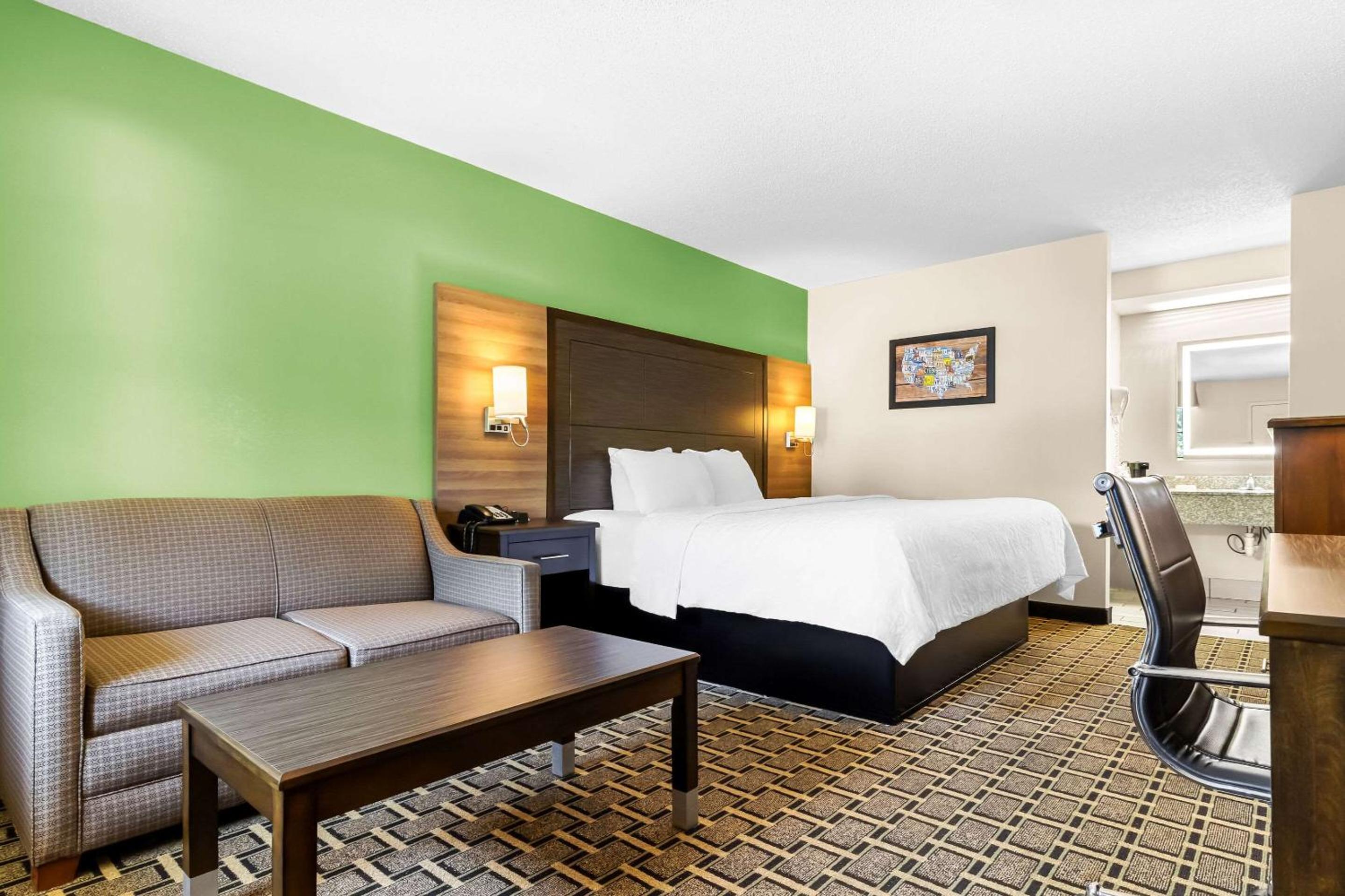 King Room - Non-Smoking - Photo 1