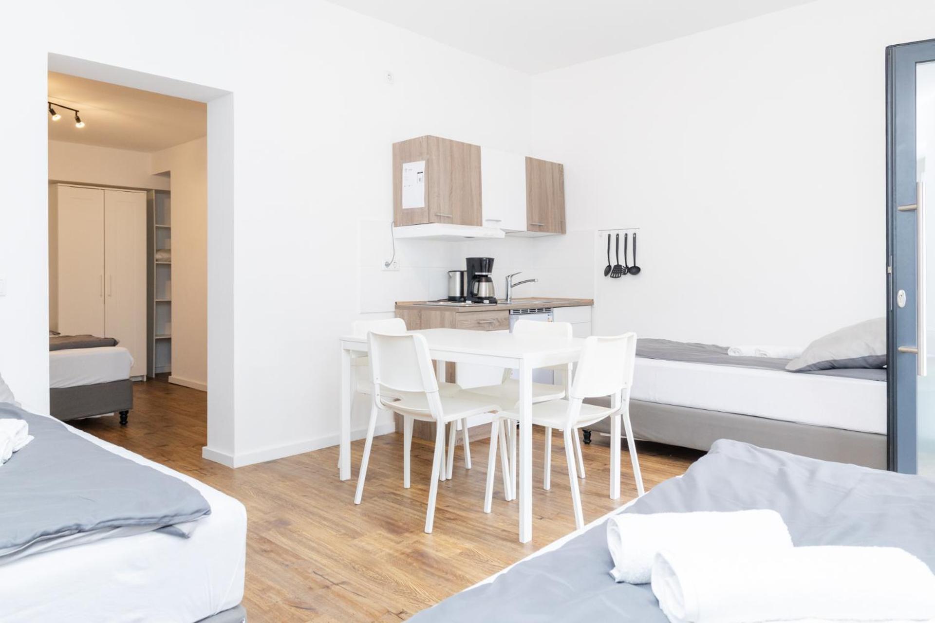 Apartment photo 2
