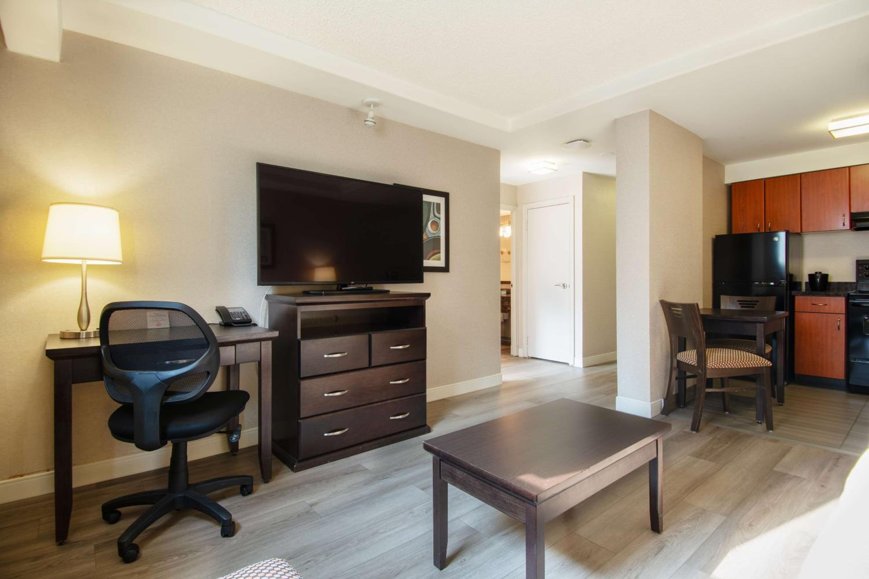 Coast One Bedroom King Suite - Photo 2