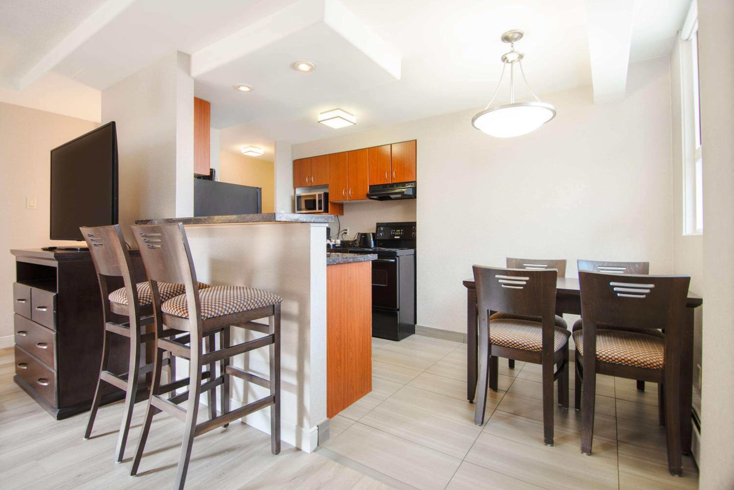 Coast Two Bedroom Suite - Photo 3