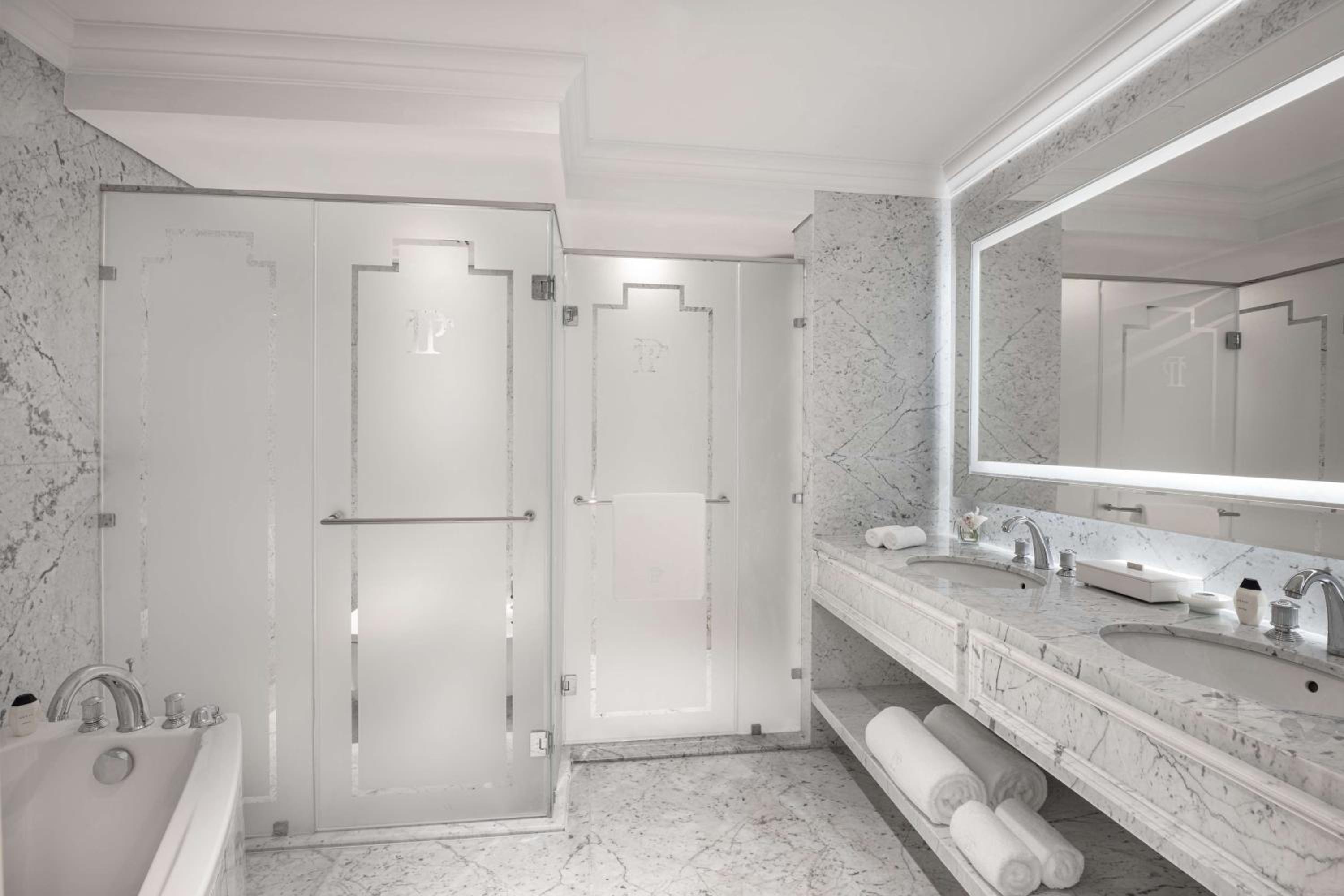 King One-Bedroom Suite - Photo 4