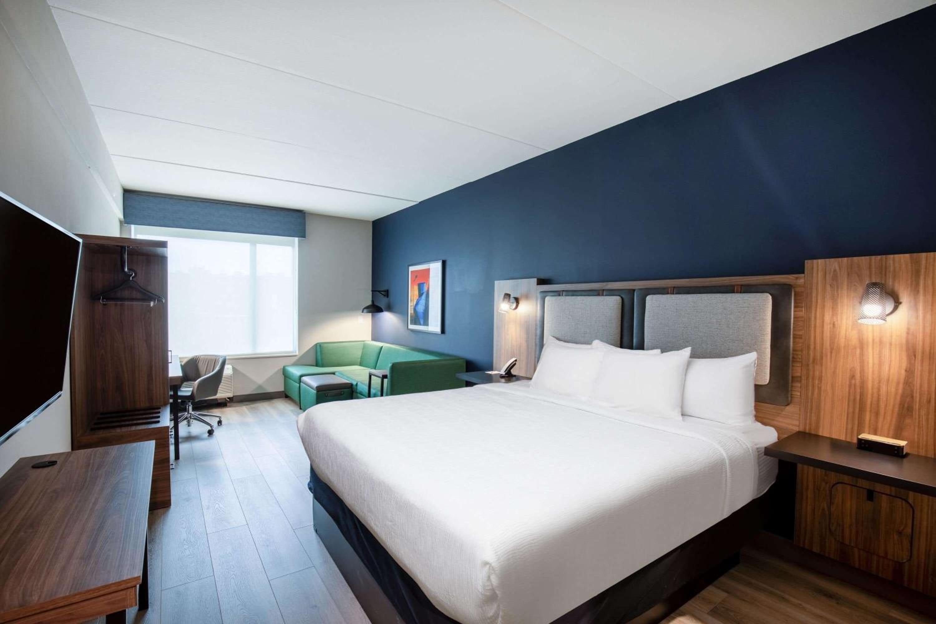 Executive King Room with City View - Non-Smoking - Photo 4