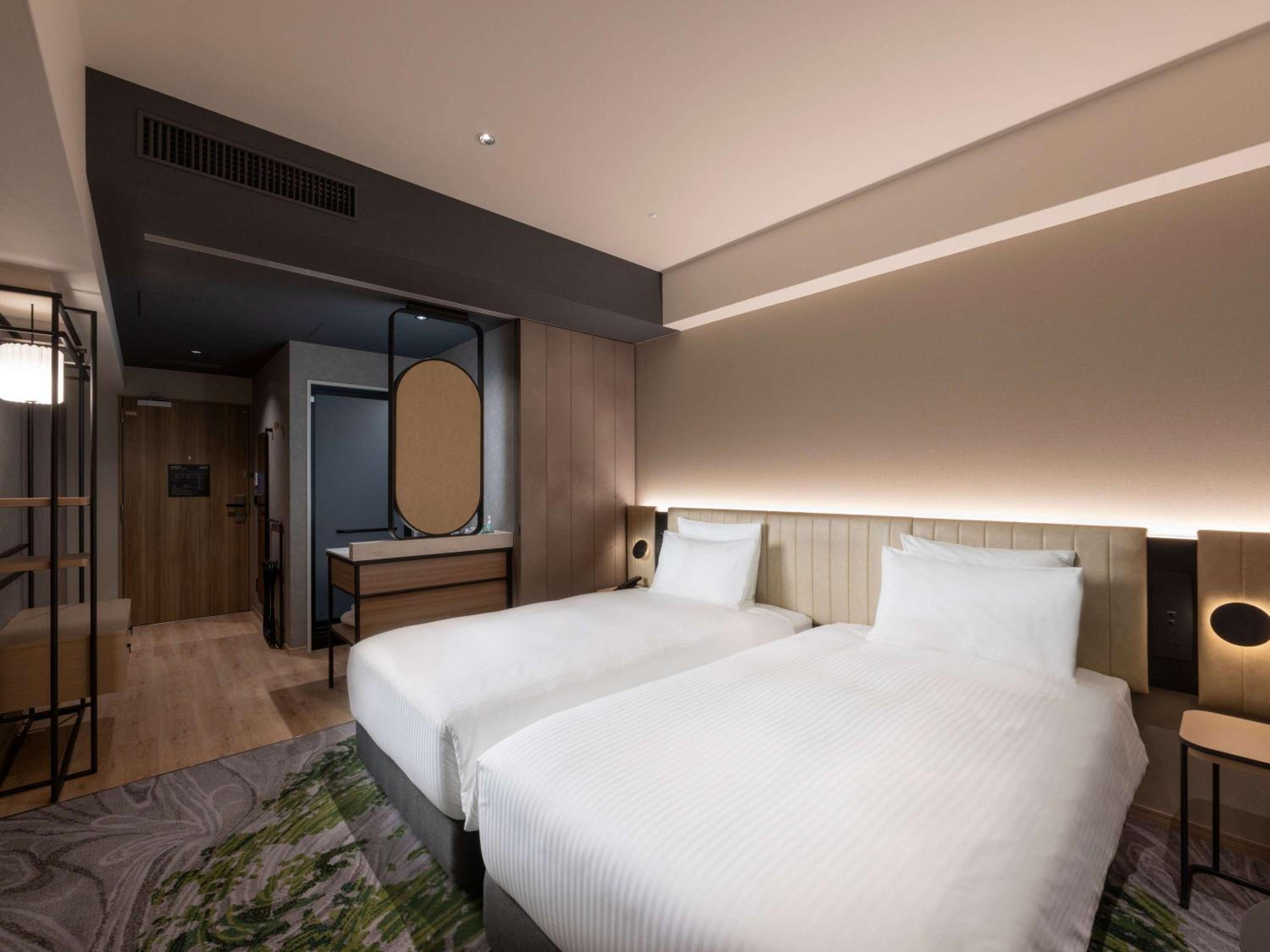 Standard Twin Room with Shower Booth - Photo 1
