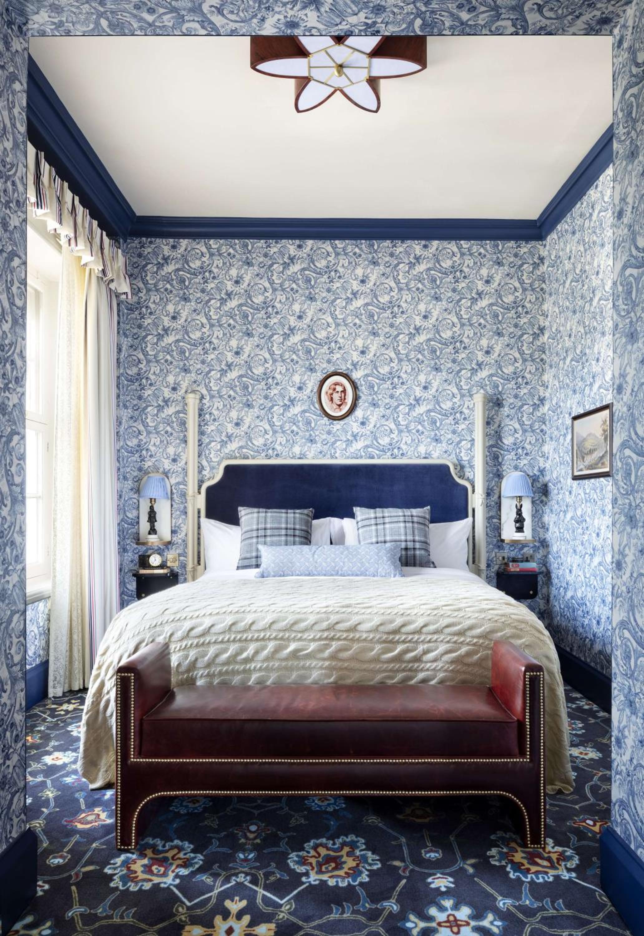 Graduate Junior King Suite with Historic View - Photo 1