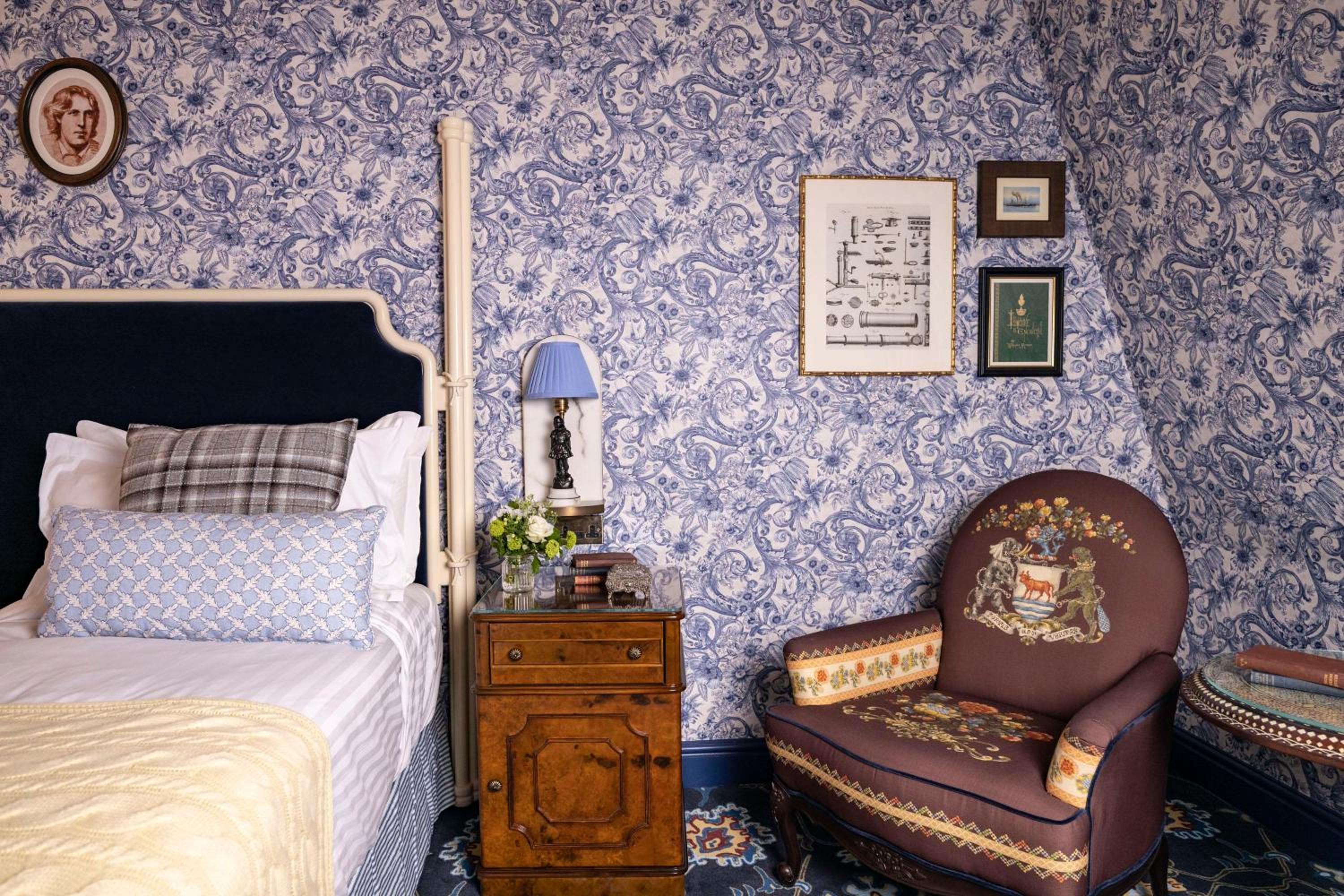 Graduate Twin Room - Photo 1