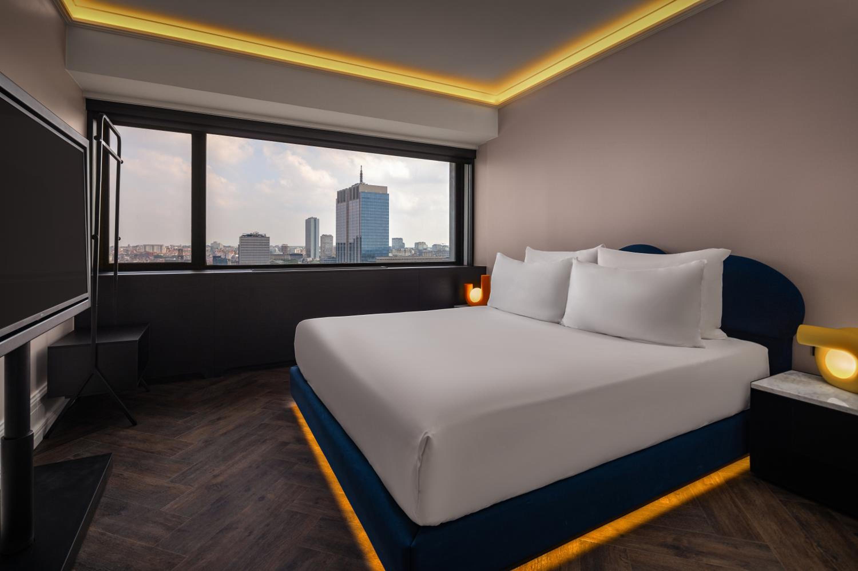 FAM Suite, 2 Bedroom Suite, City view - Photo 9
