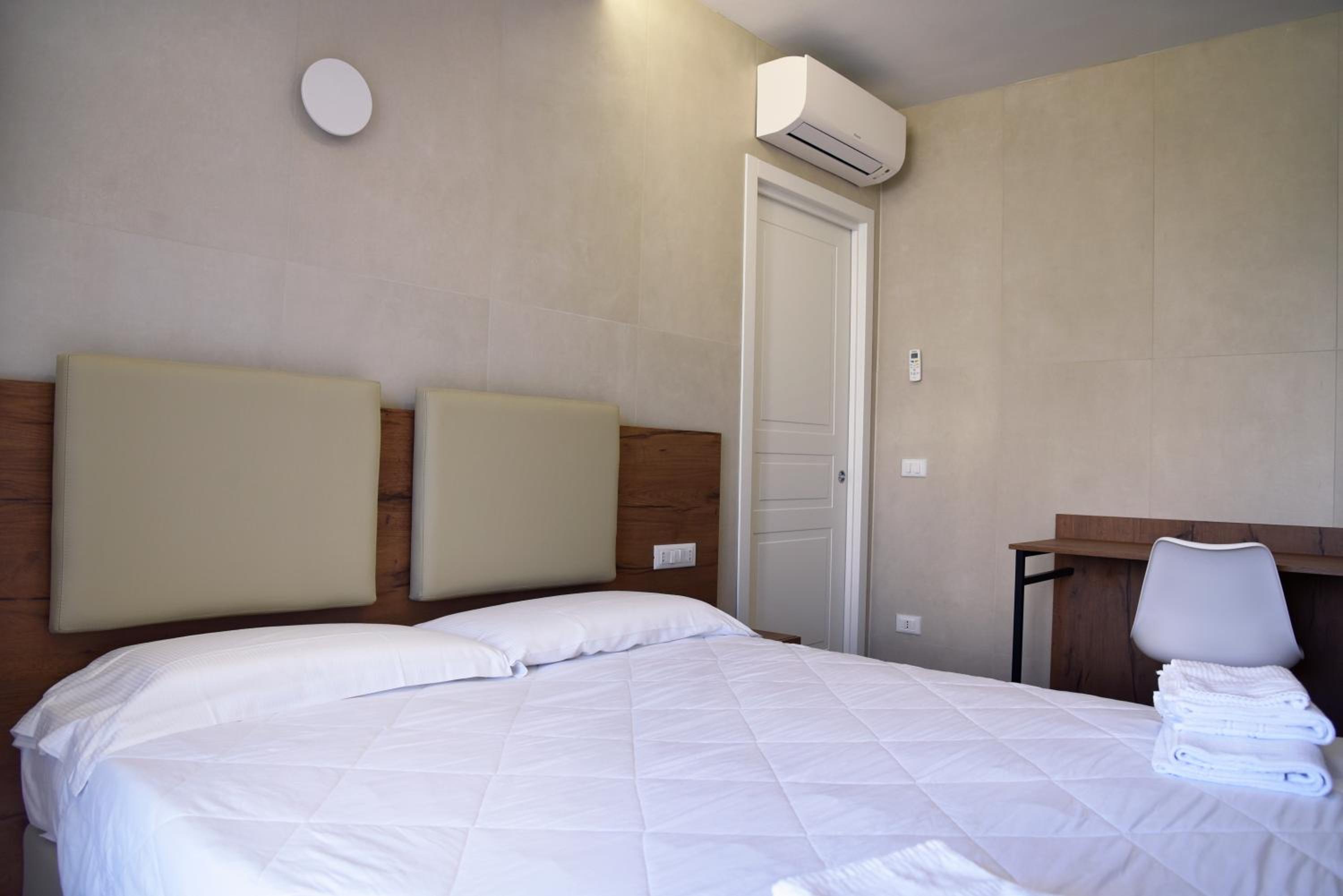 Two-Bedroom Apartment with Balcony photo 3