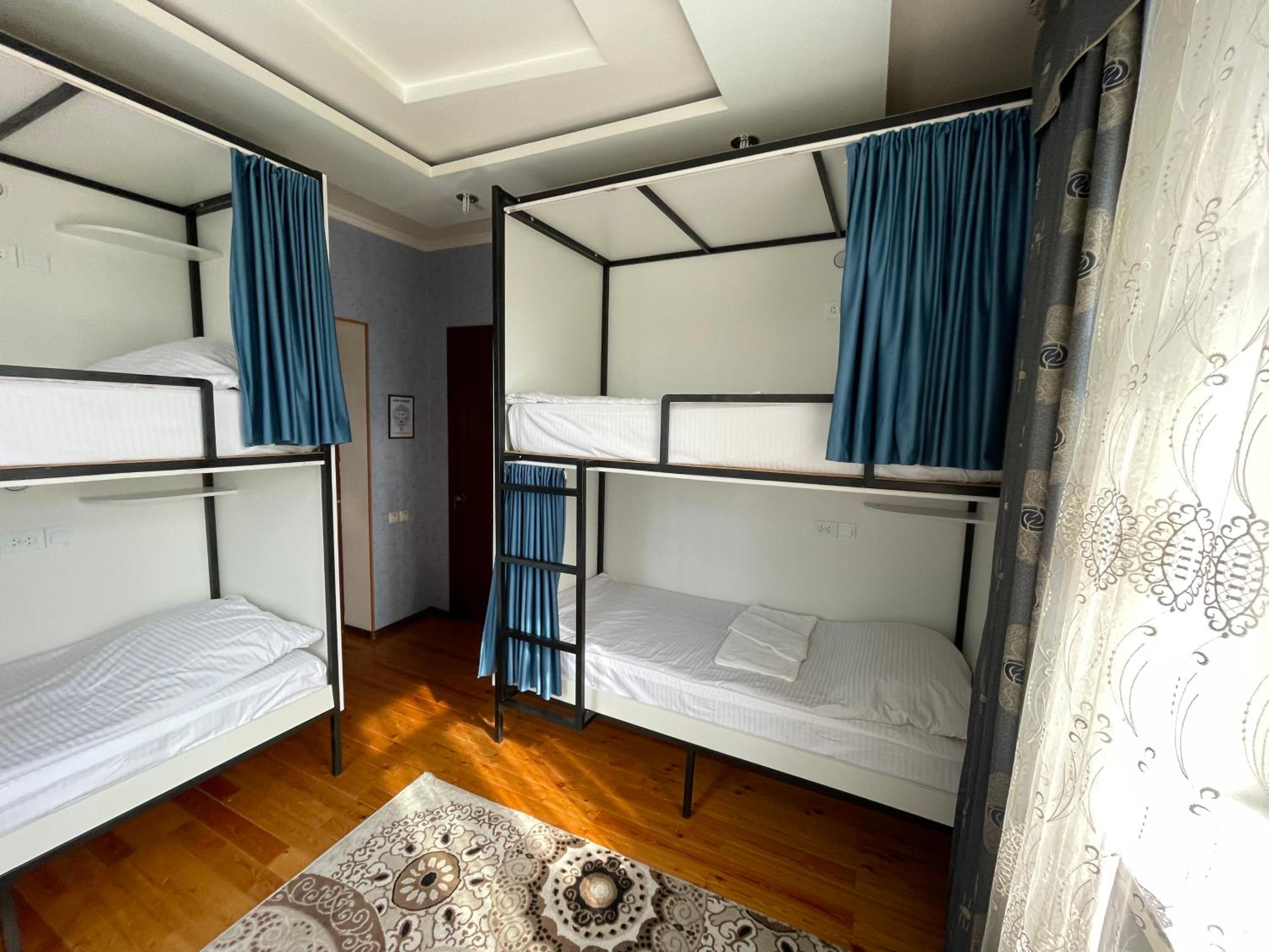 4-Bed Mixed Dormitory Room photo 2