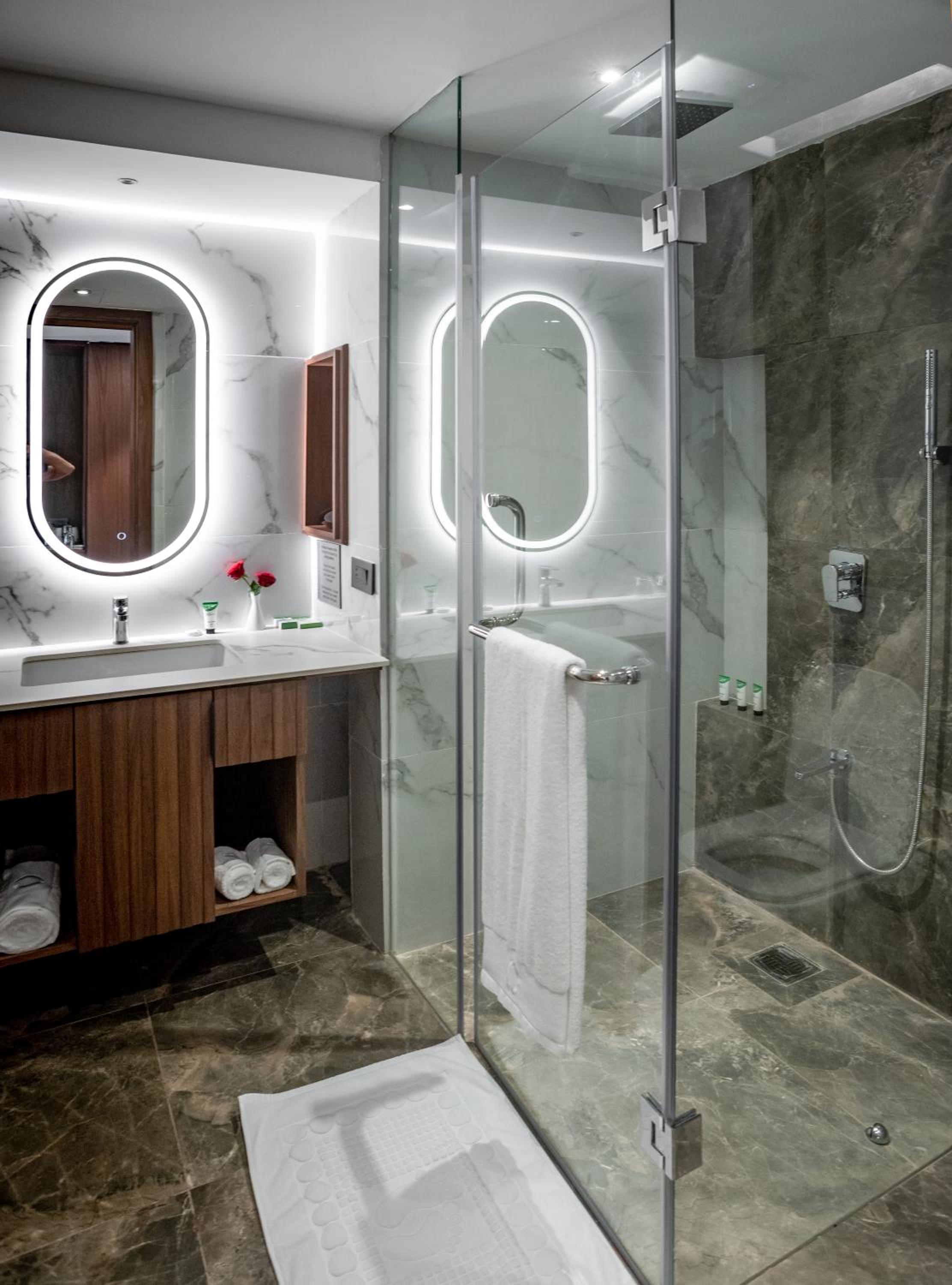 Superior Twin Room with City View photo 3