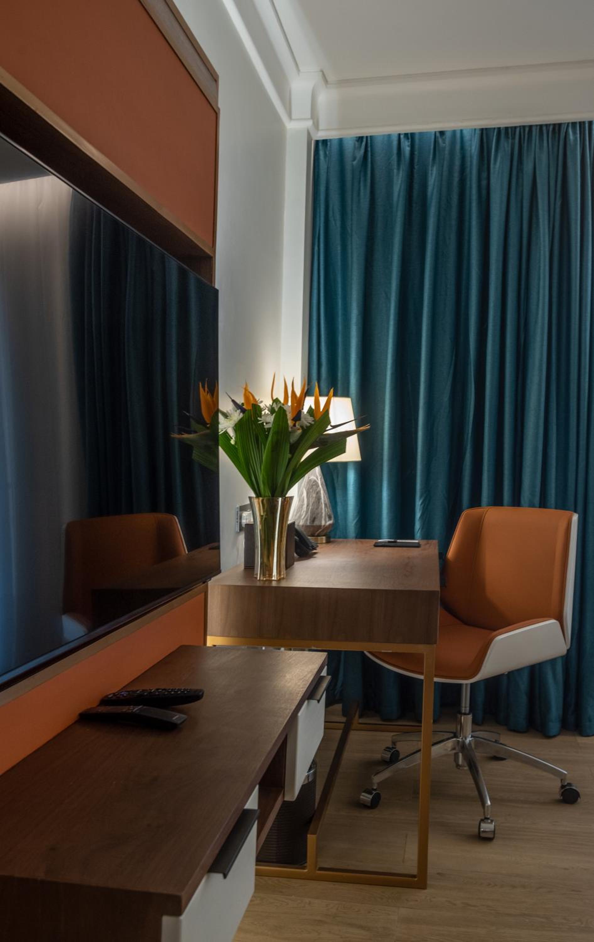 Deluxe Double Room with Balcony photo 3