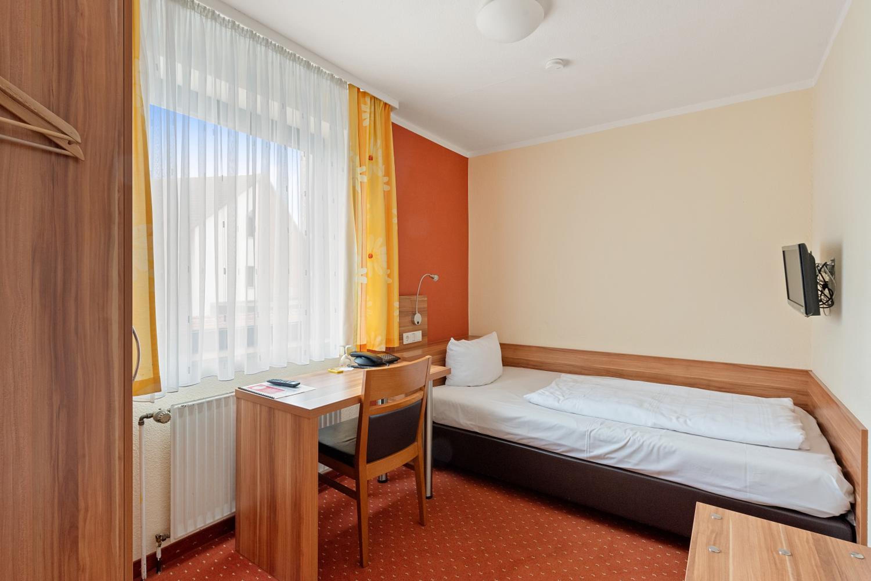 Economy Single Room