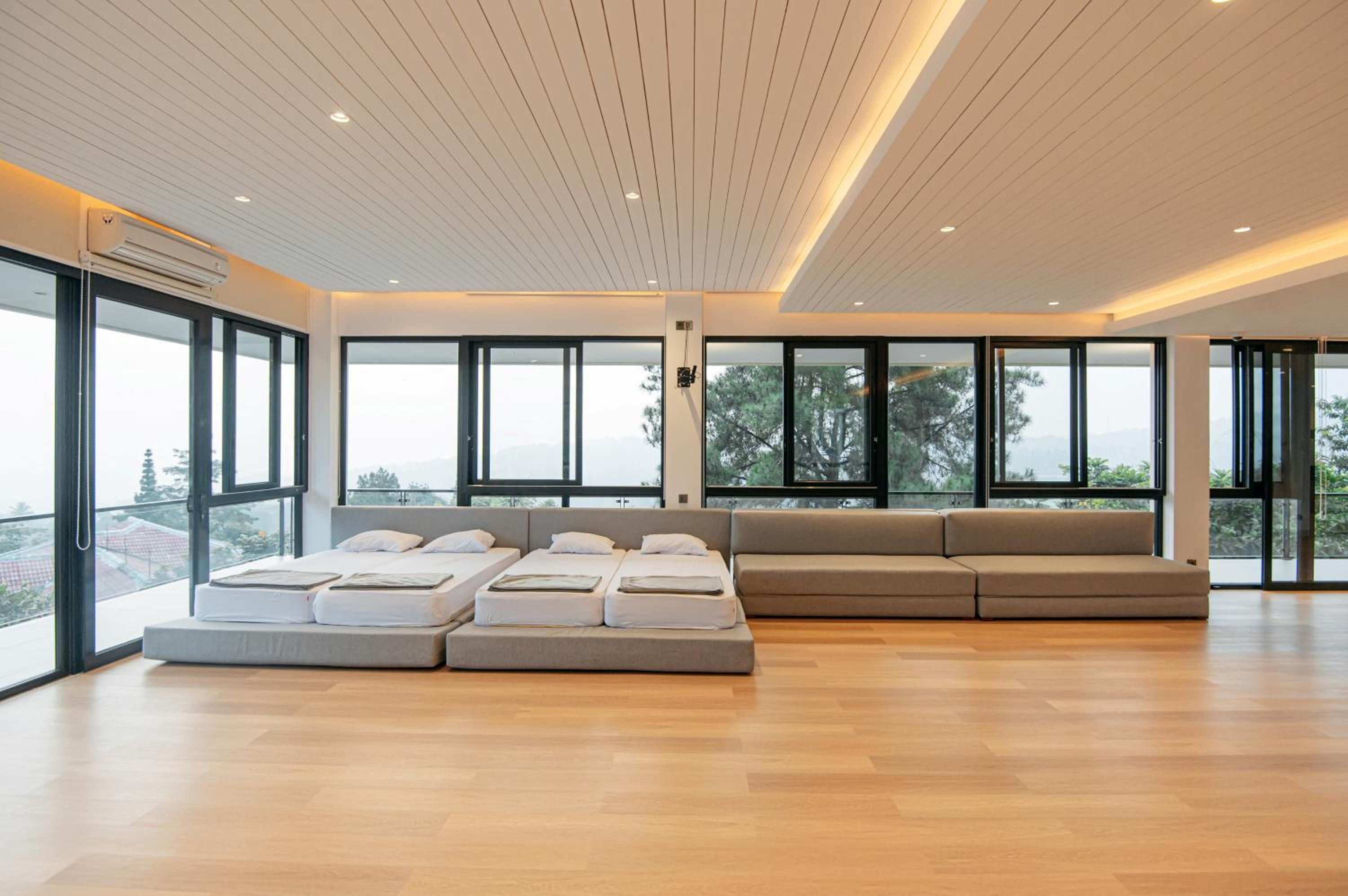Superior Villa photo 1
