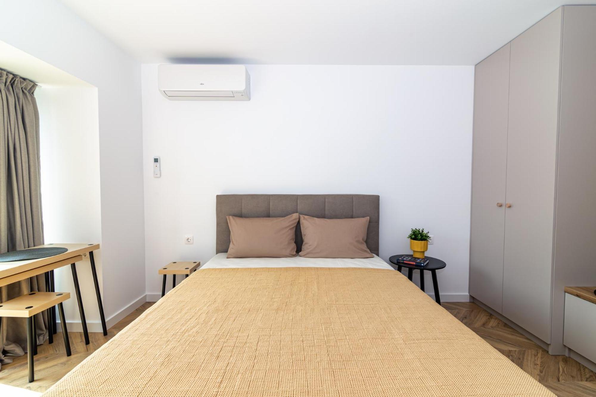 One-Bedroom Apartment photo 3