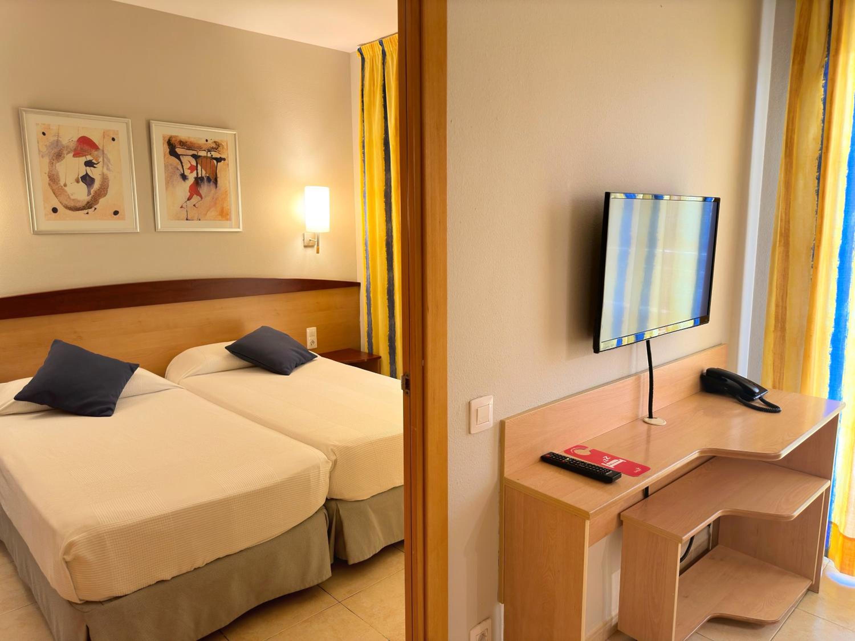 One-Bedroom Apartment - Photo 1