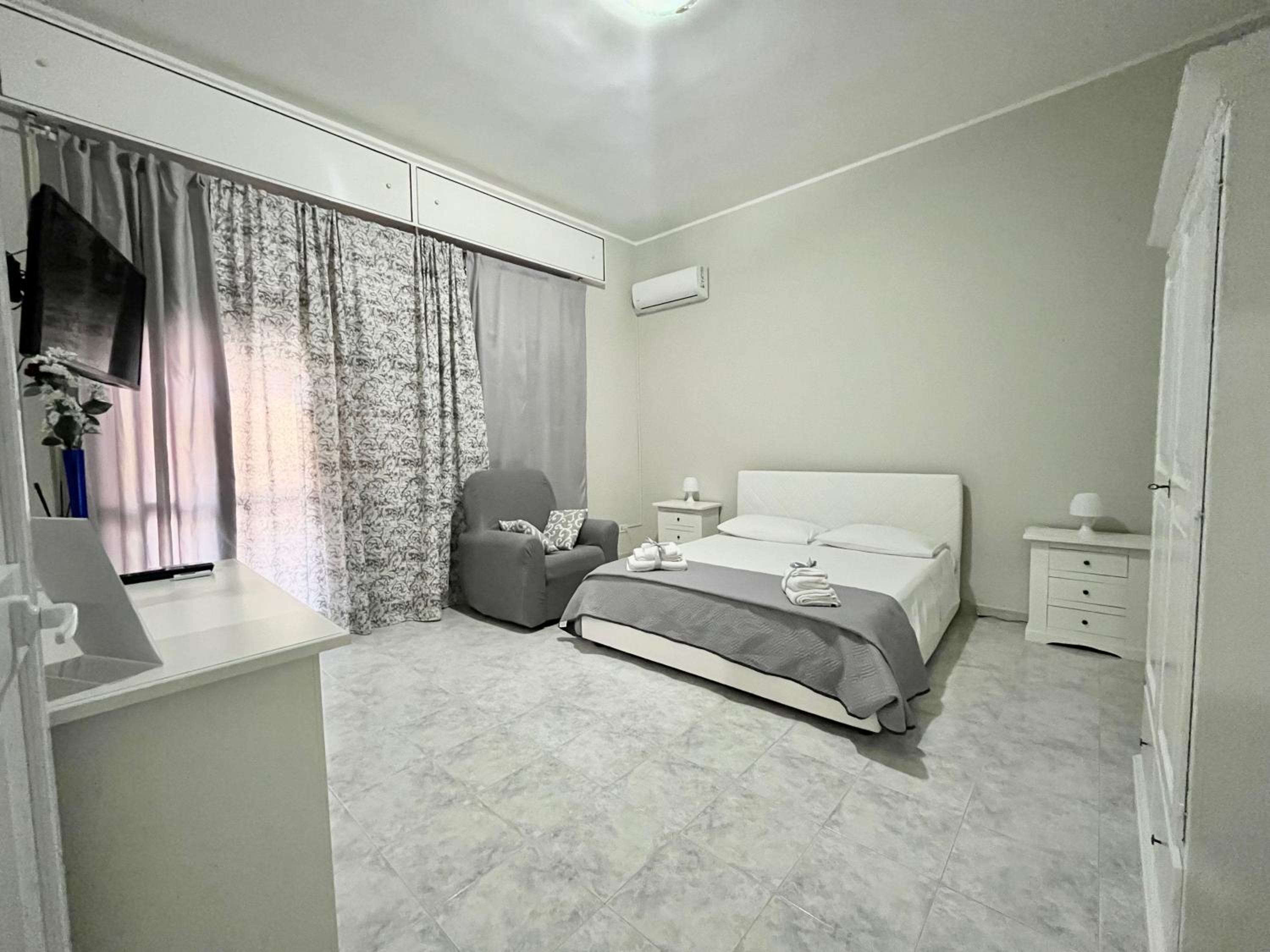 Three-Bedroom Apartment photo 1