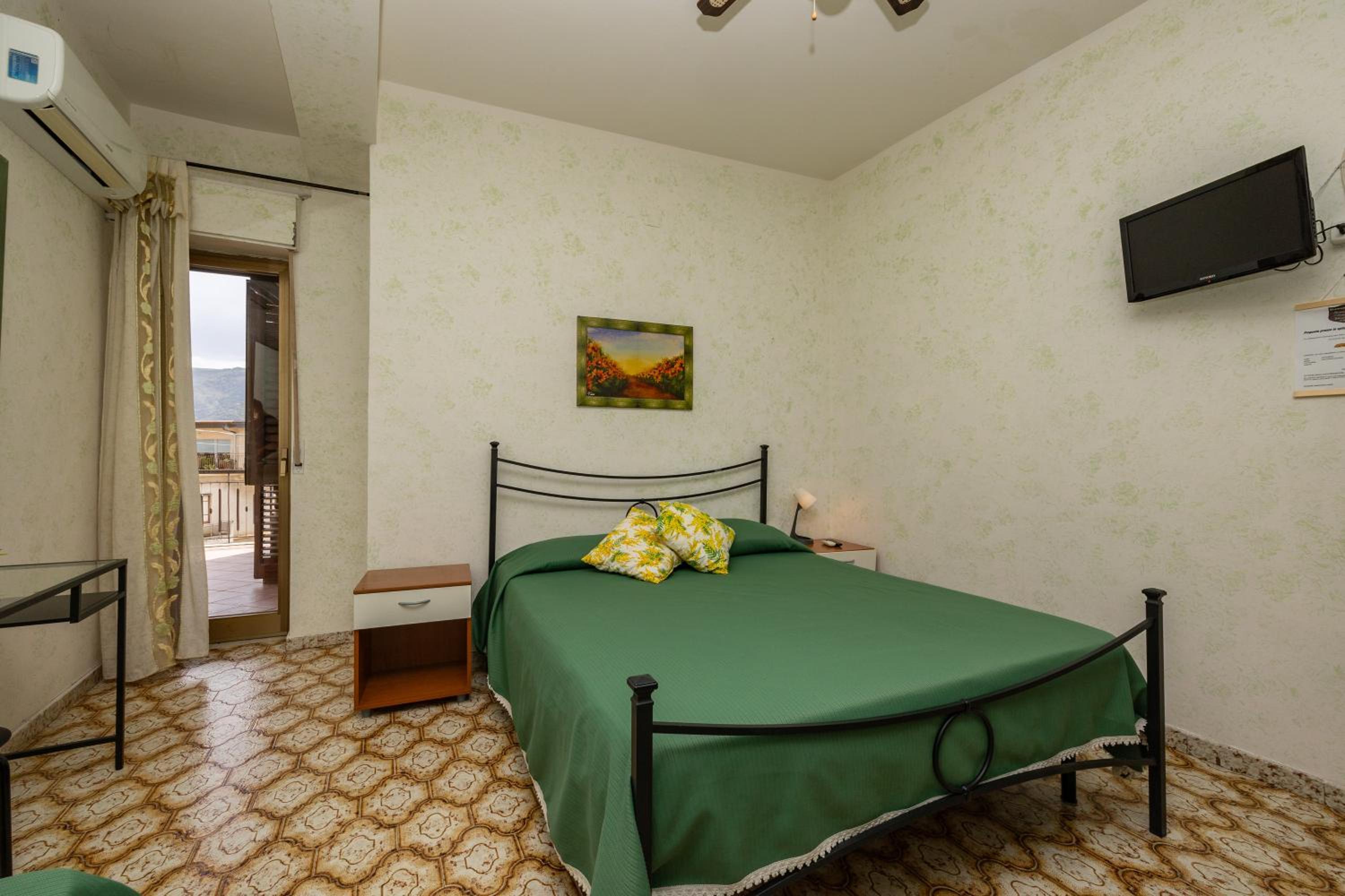 Triple Room with Shower