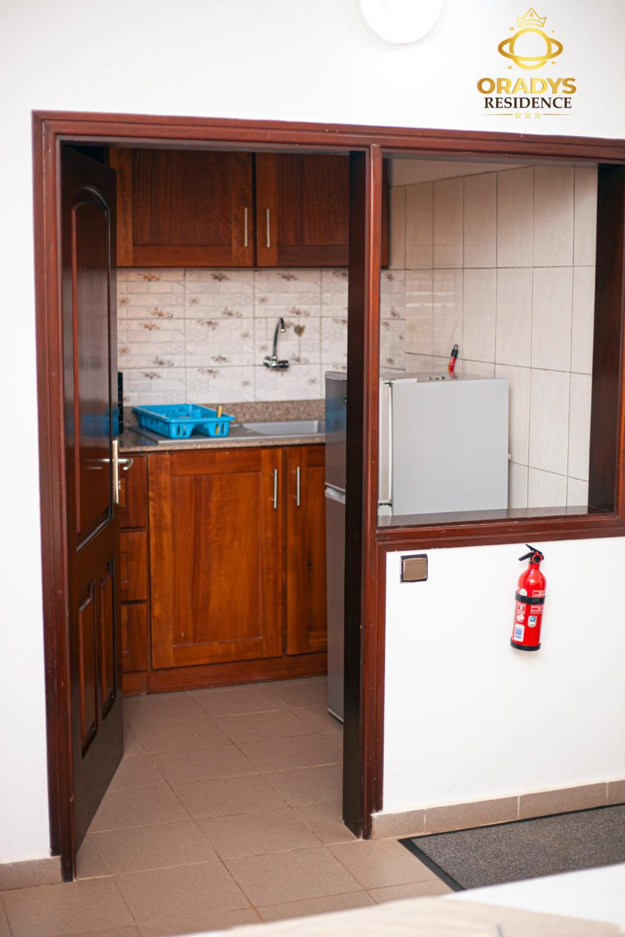 Studio Apartment with Balcony photo 3