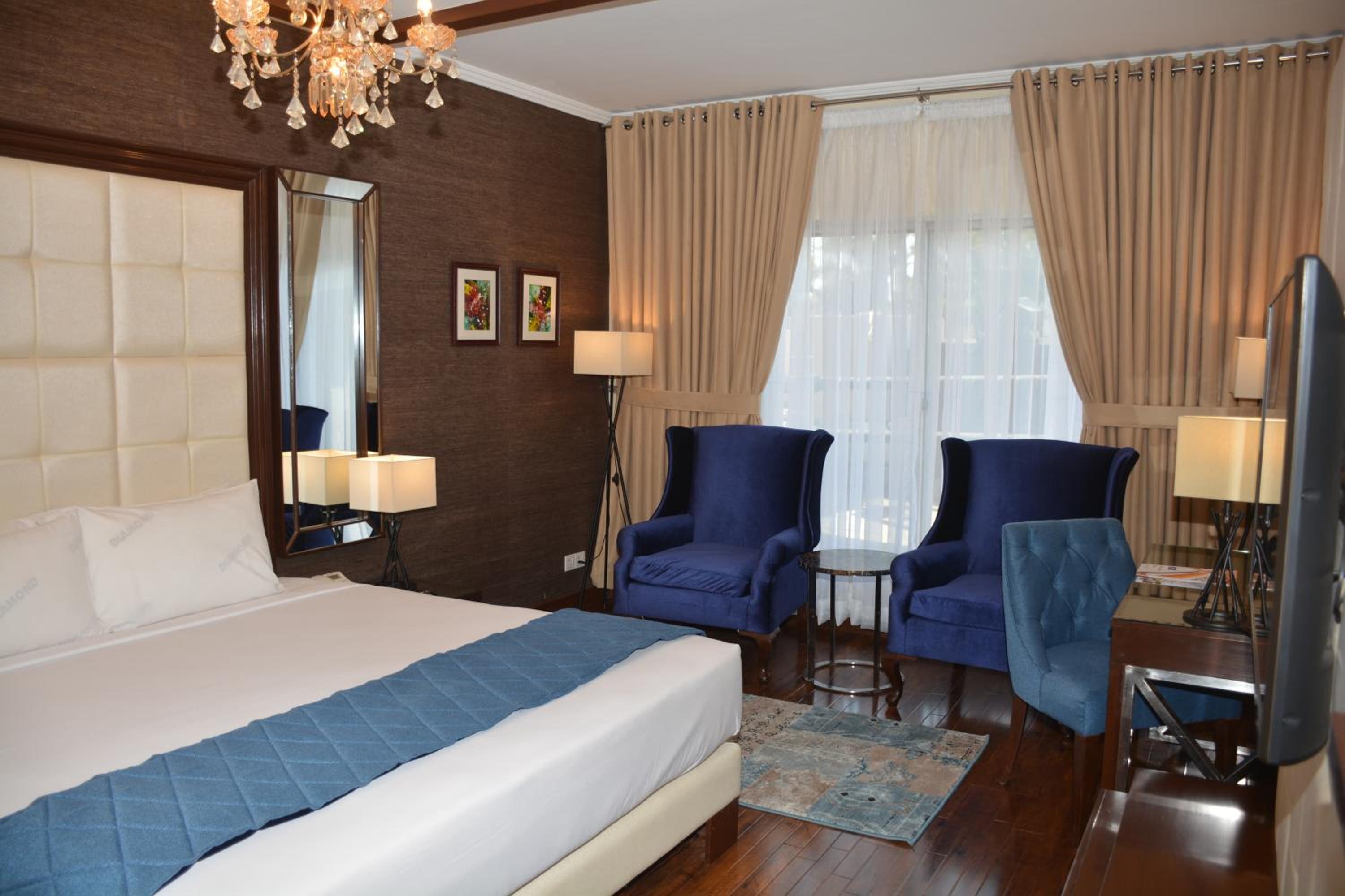 Deluxe Room - Photo 5