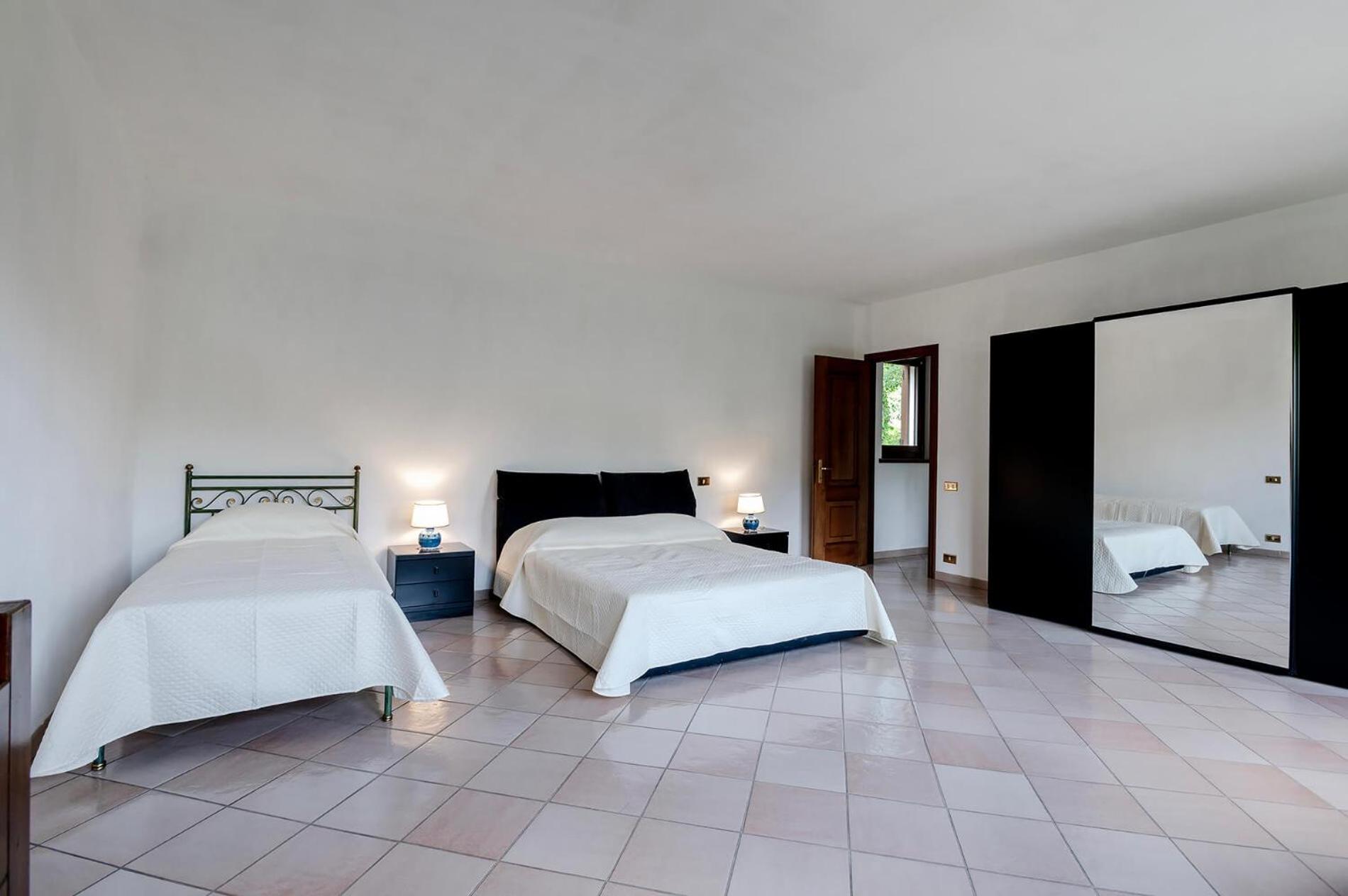 Villa photo 1