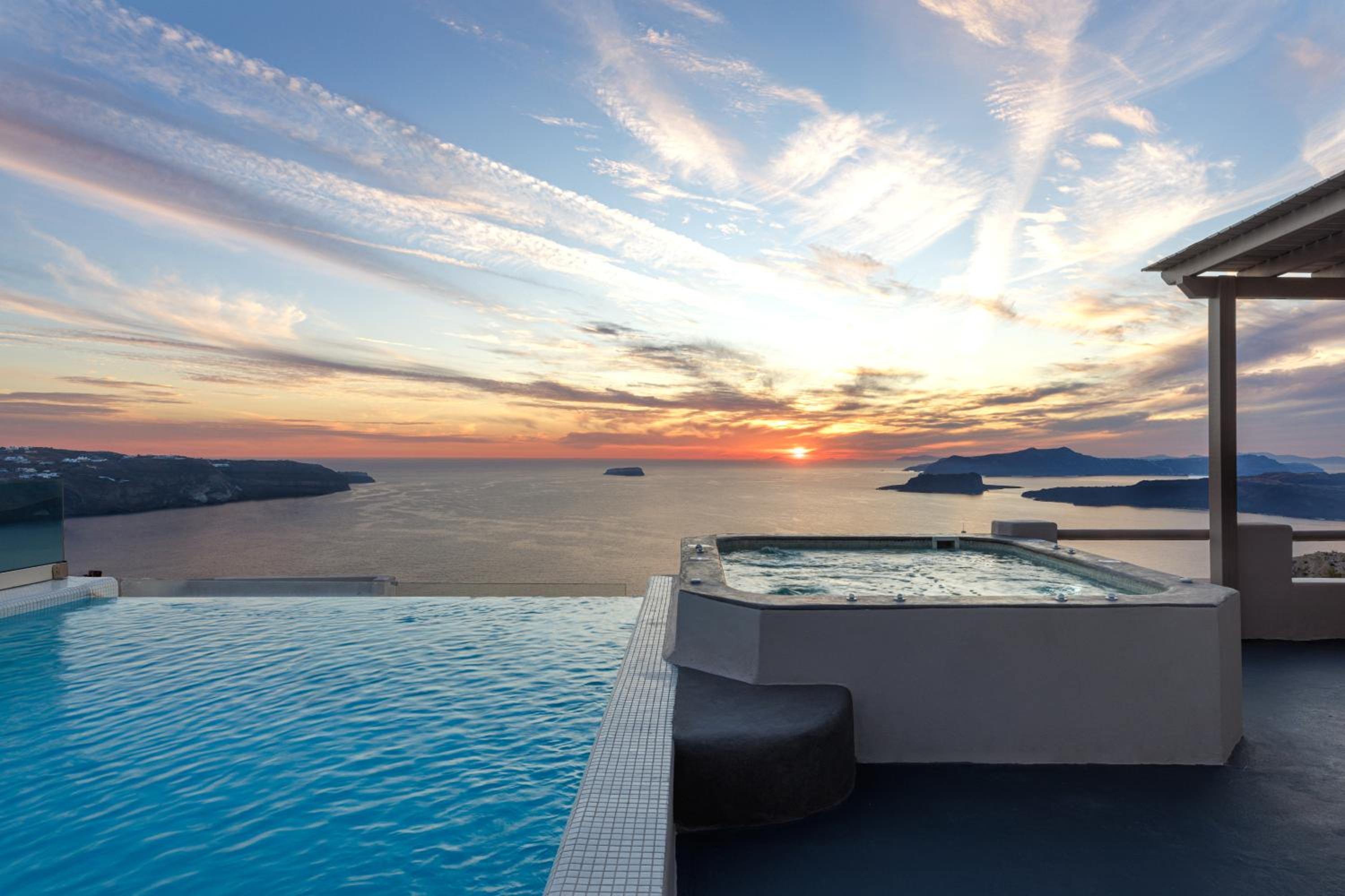 Villa with Private Pool - Photo 6
