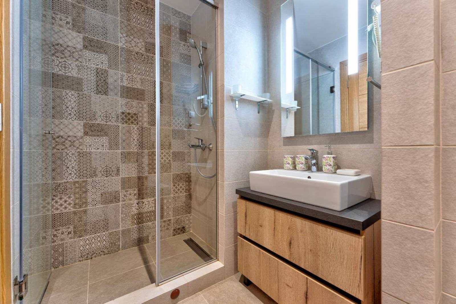 One-Bedroom Apartment with Balcony photo 3
