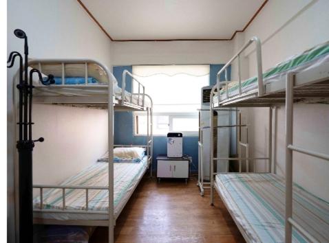 Family Room (4 Adults)