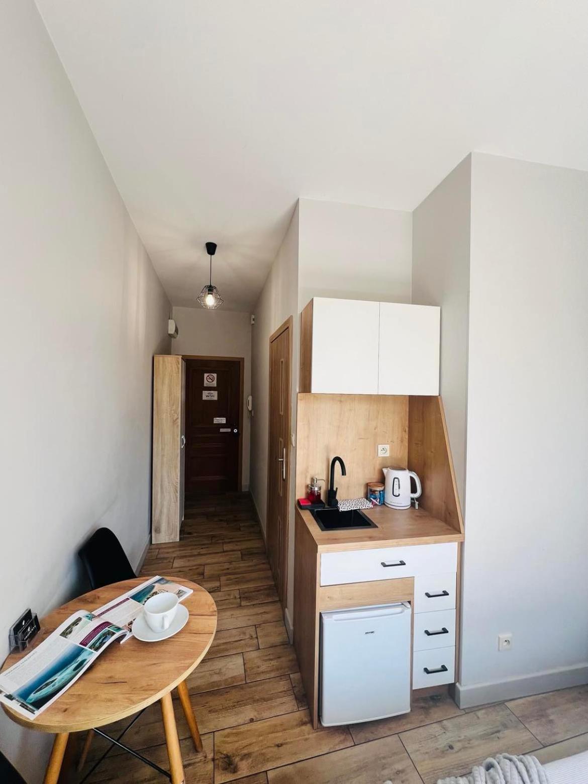 Double Room with Private Bathroom - Photo 3
