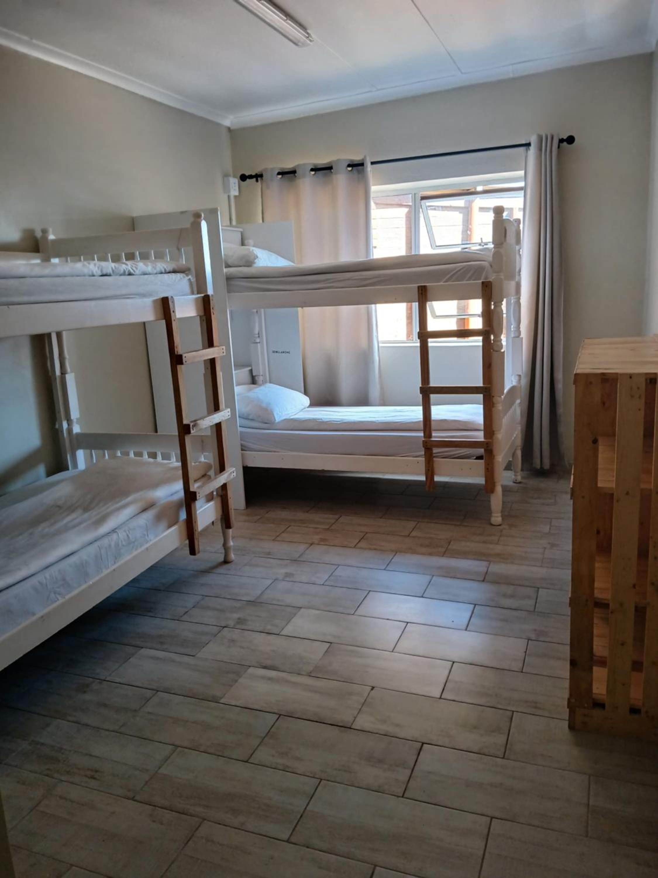 Bed in 4-Bed Dormitory Room photo 2