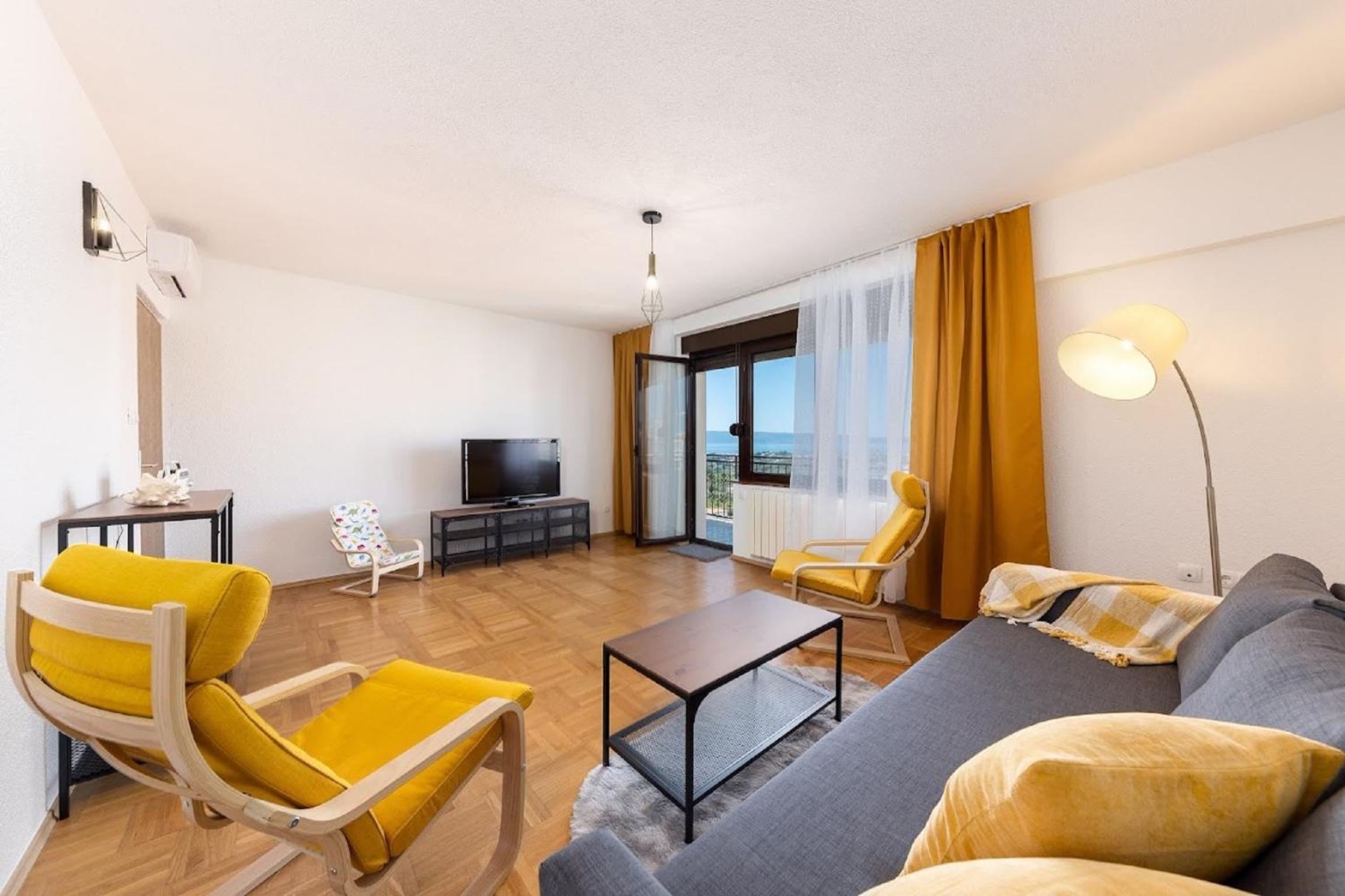Two Bedroom Apartment With Balcony And Sea View photo 1