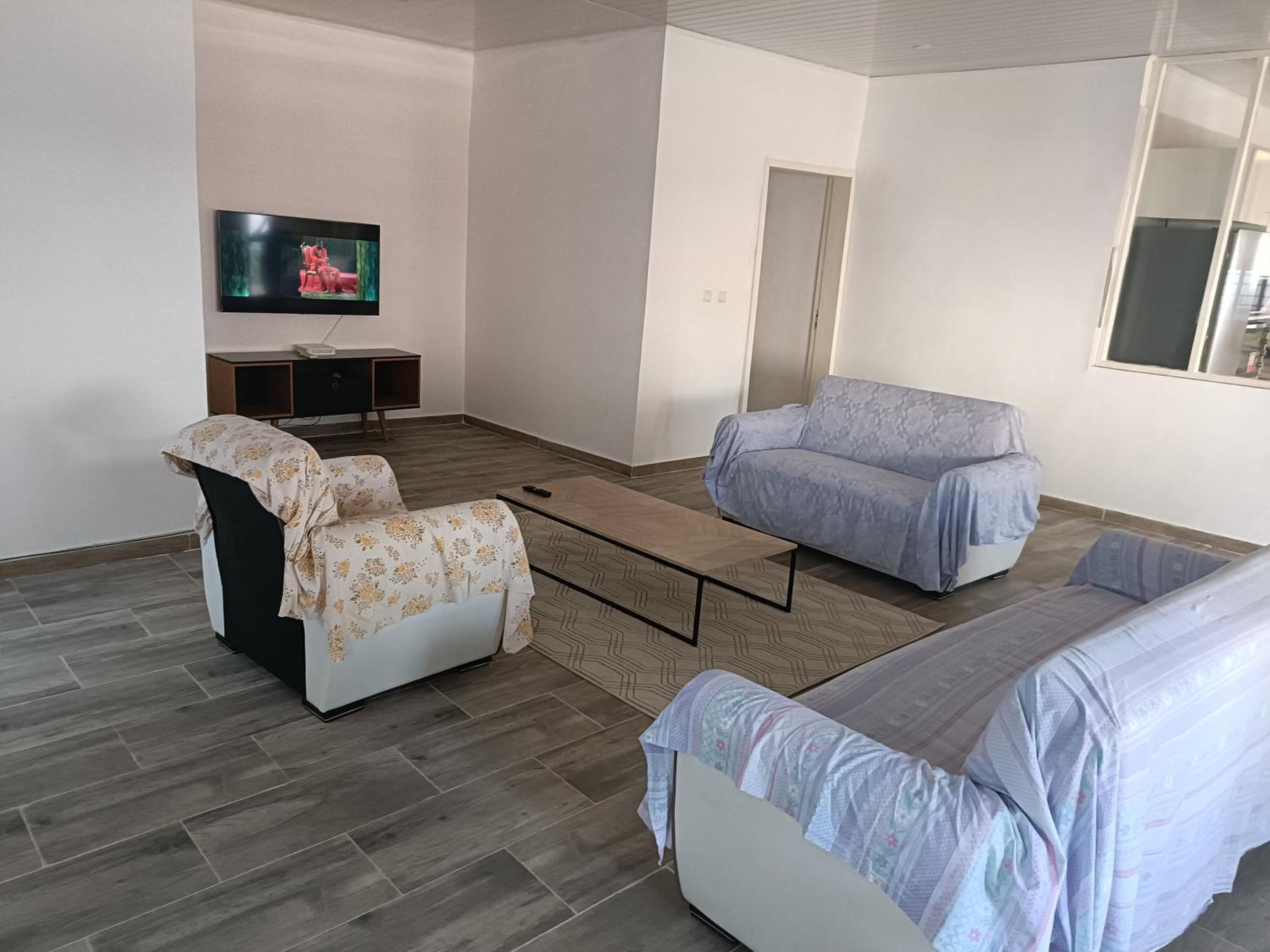 Three-Bedroom House photo 2