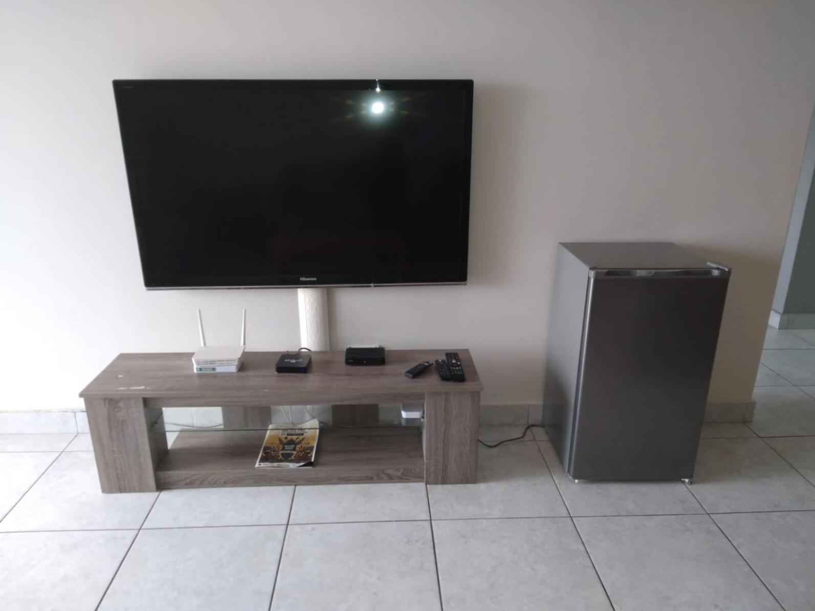 Three-Bedroom Apartment photo 1