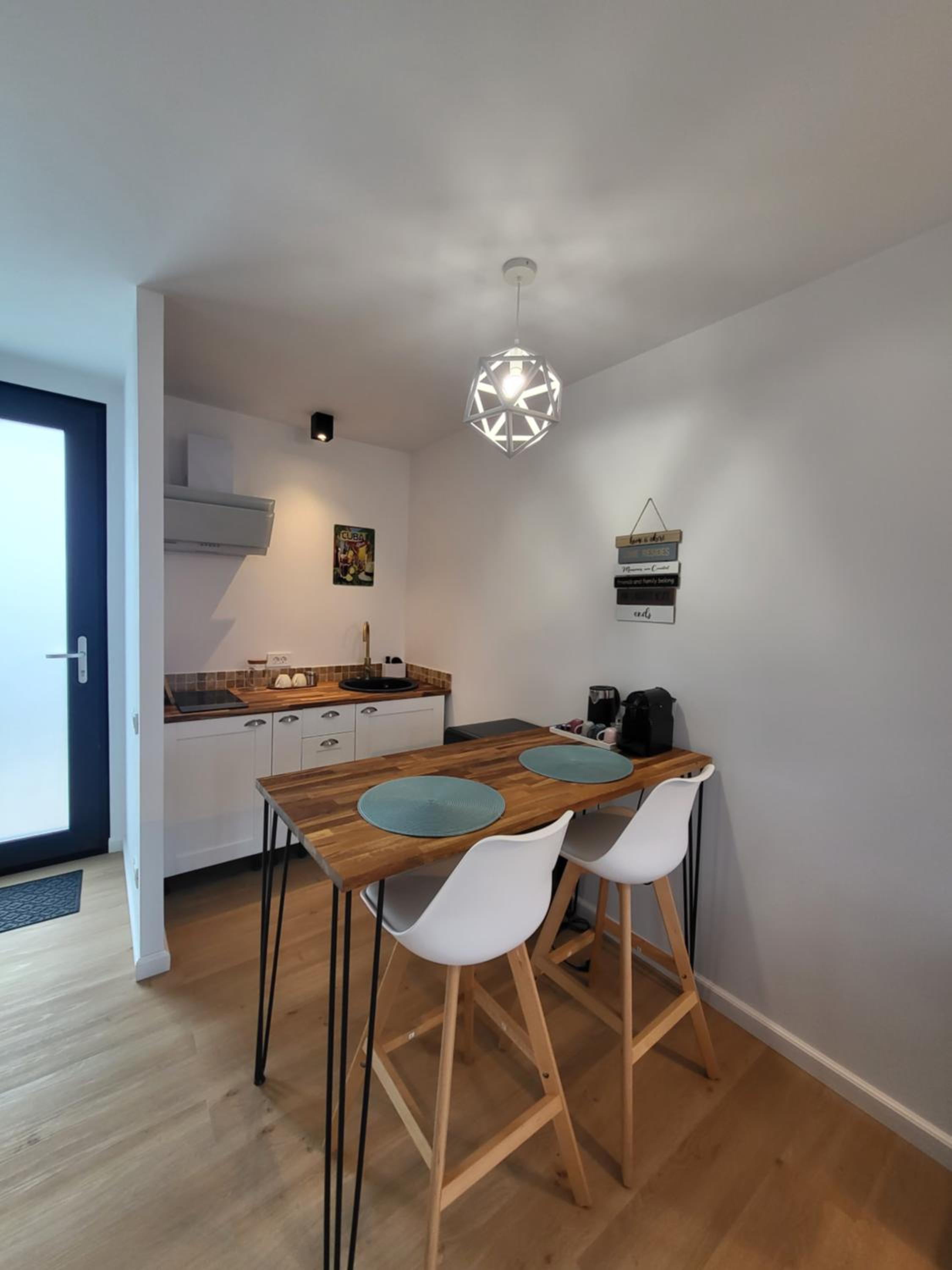 One-Bedroom House photo 2