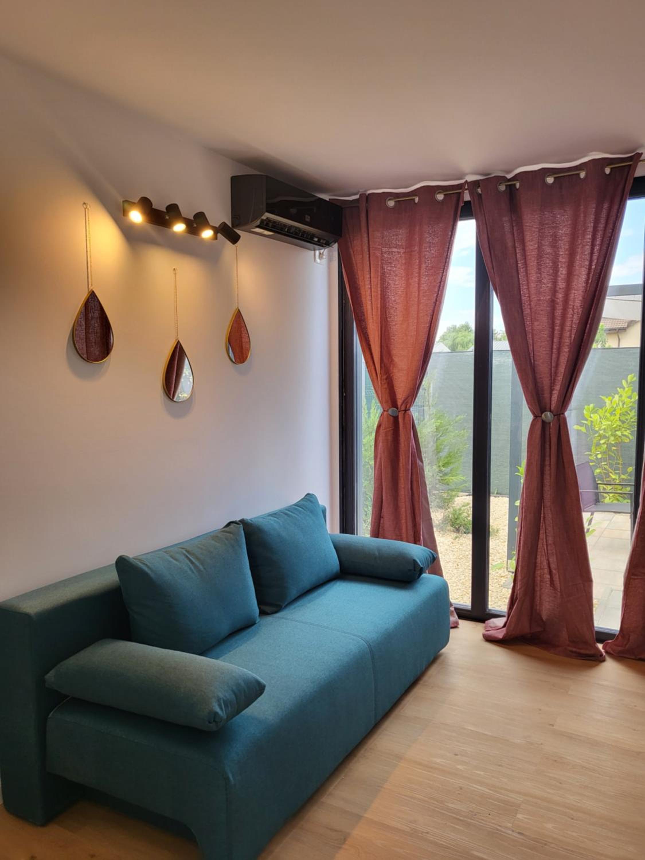 One-Bedroom House photo 3