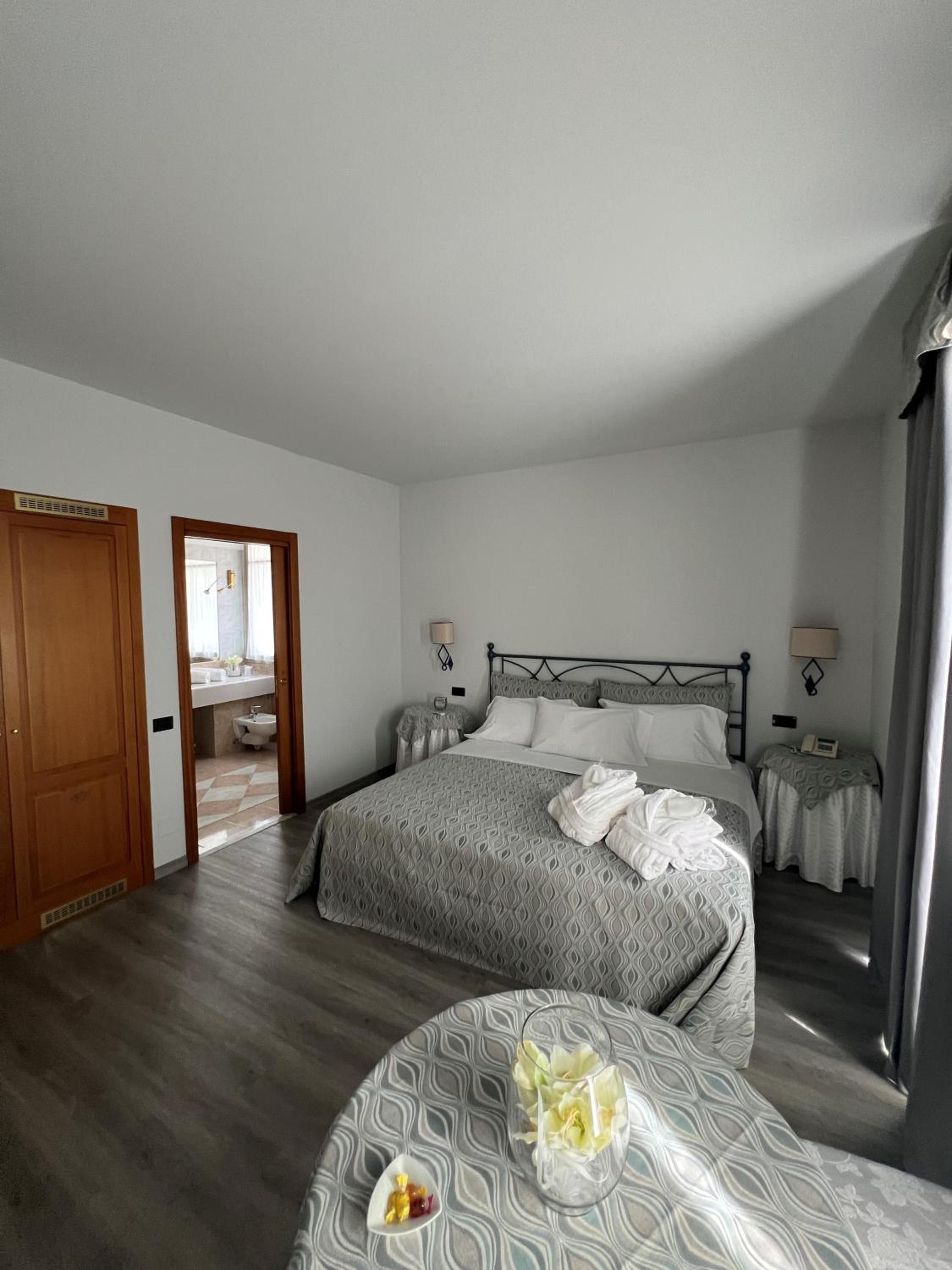 Junior Suite - Photo 6