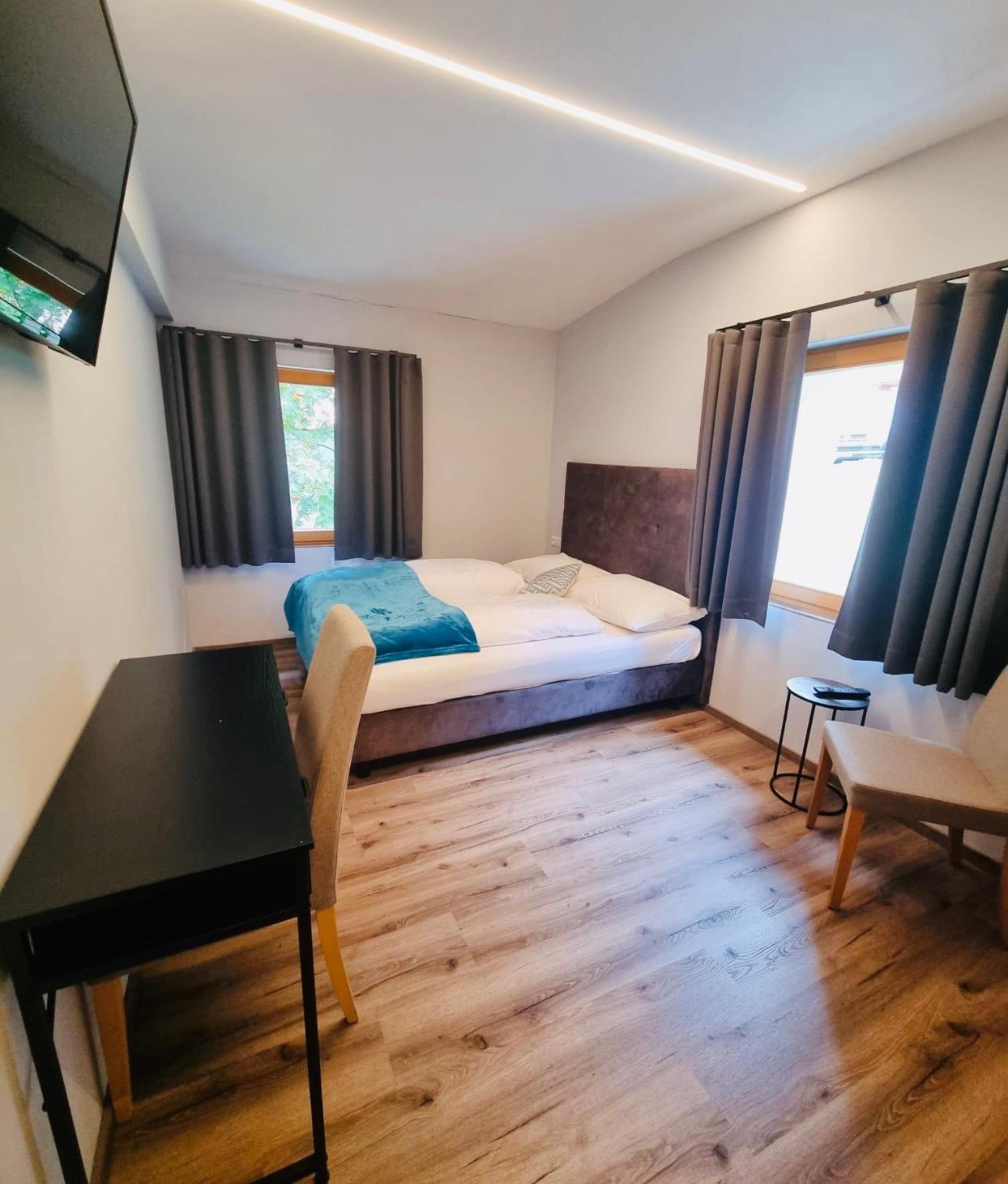 Double Room With Private Bathroom photo 1