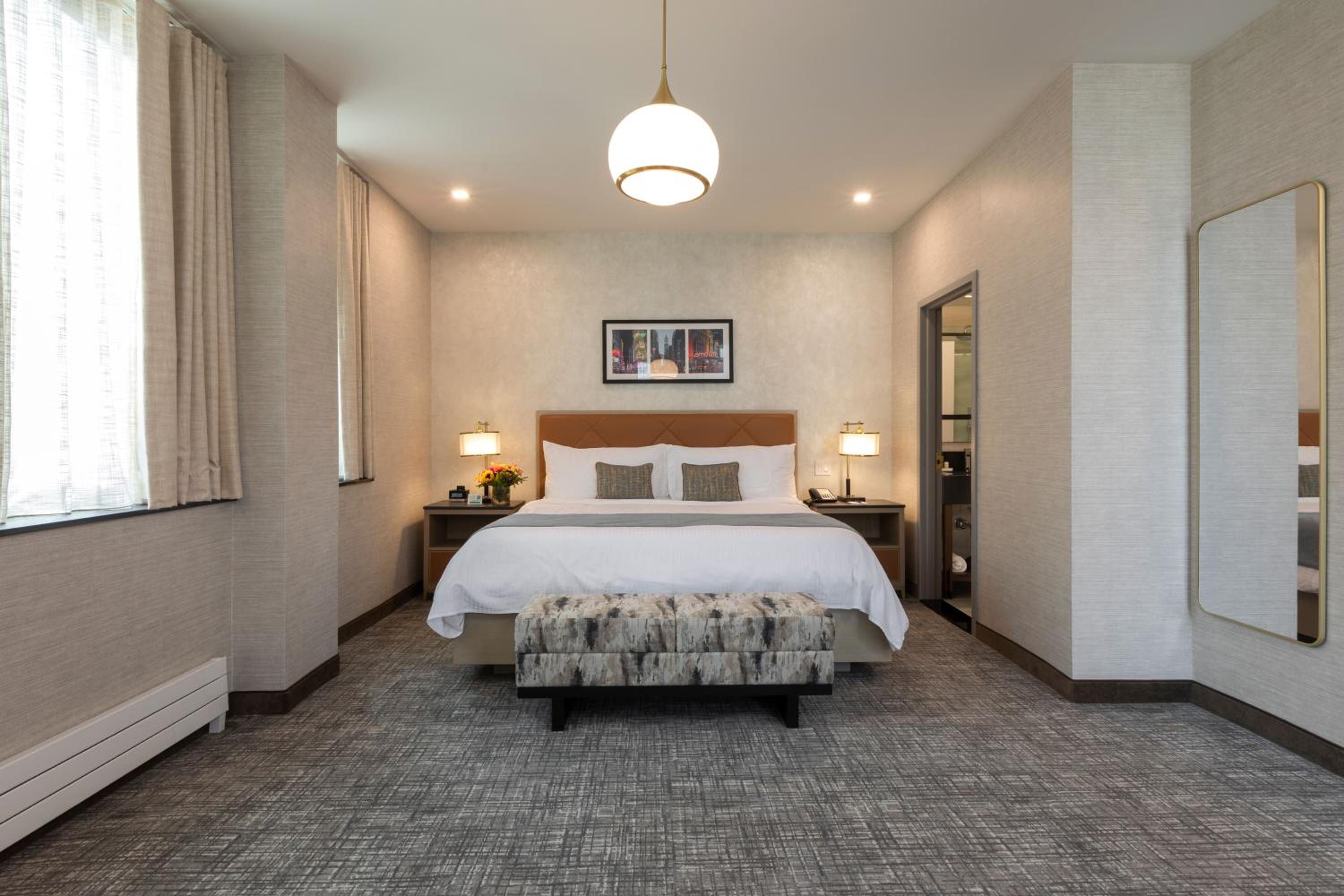 Gotham Jr. Suite King Terrace