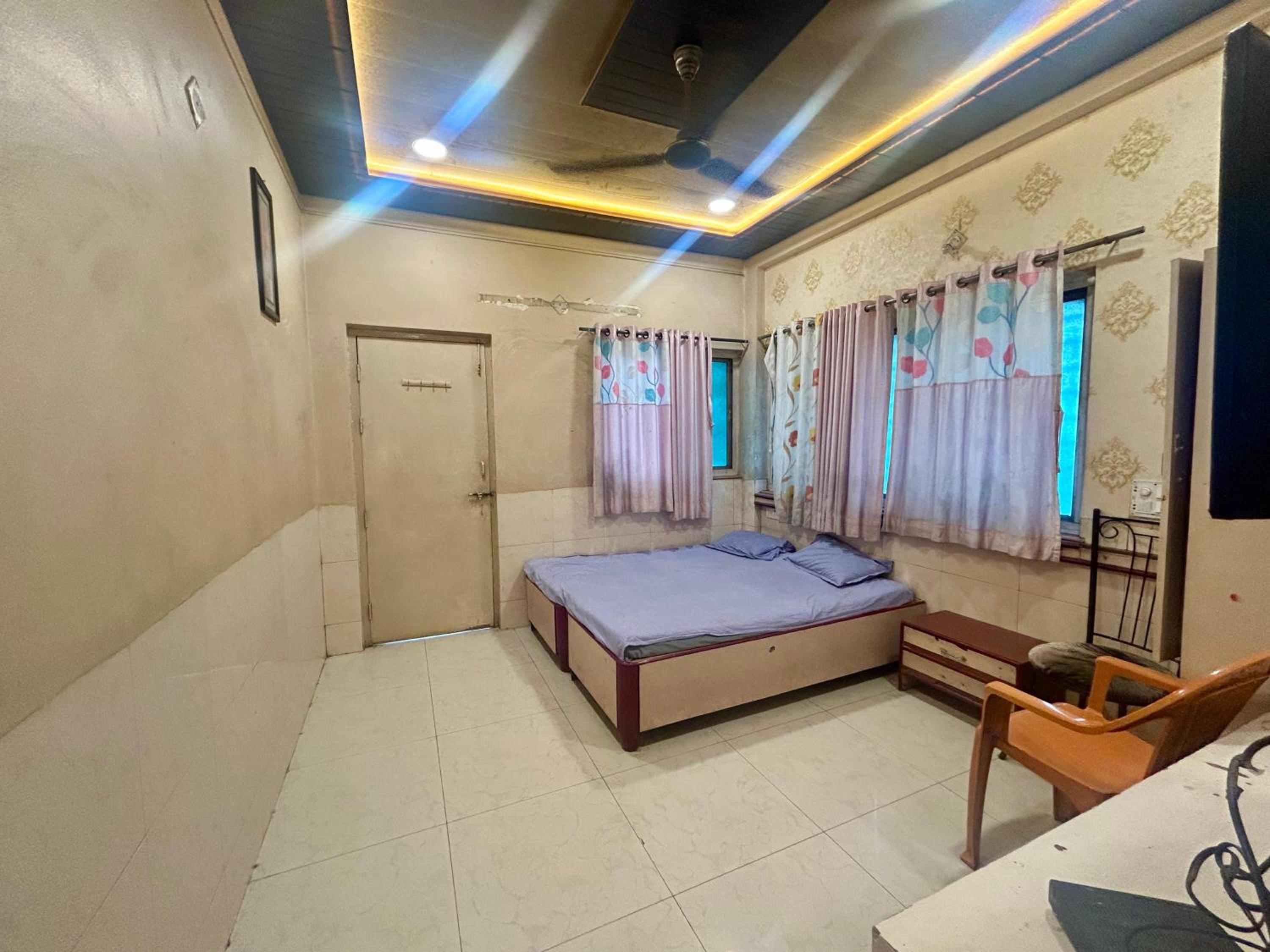 Double Room with Private Bathroom photo 1