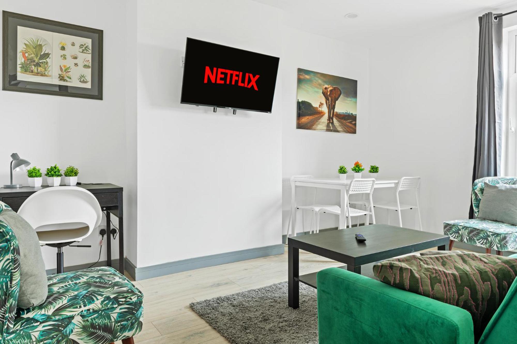 Three-Bedroom Apartment photo 1