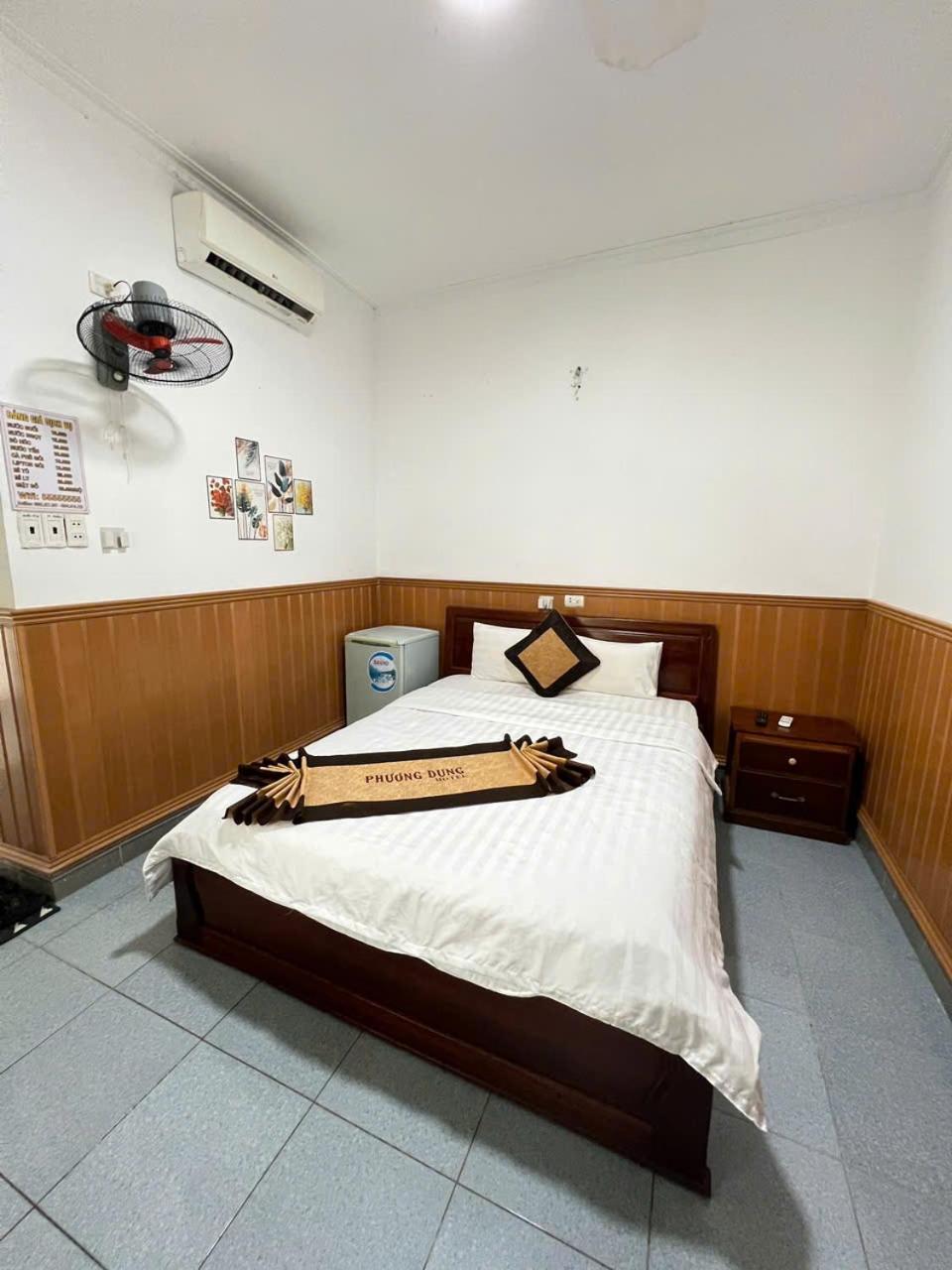 Queen Room photo 1