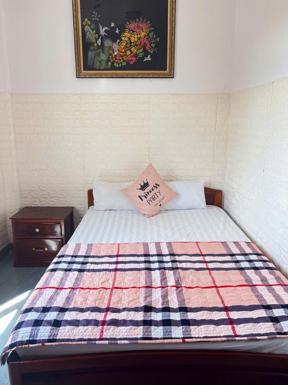 Single Room With Private Bathroom photo 2