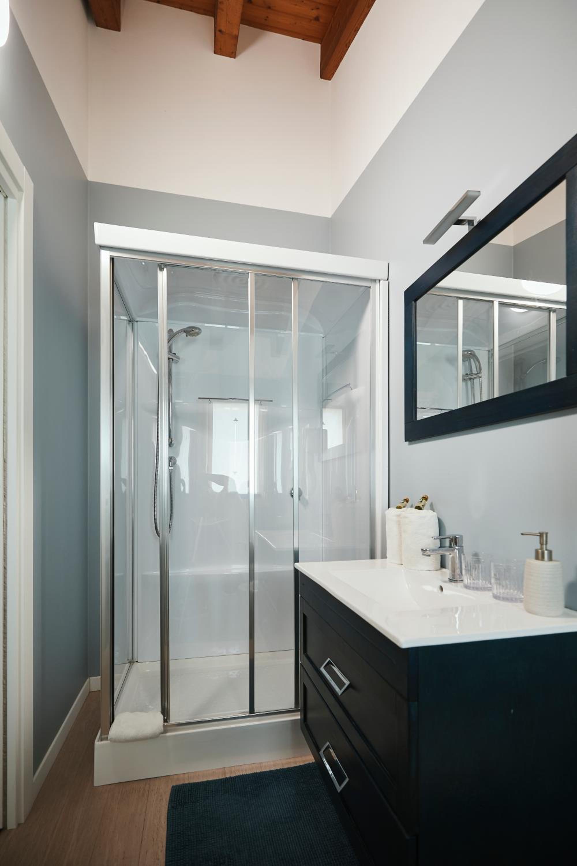 Twin Room with Private Bathroom
