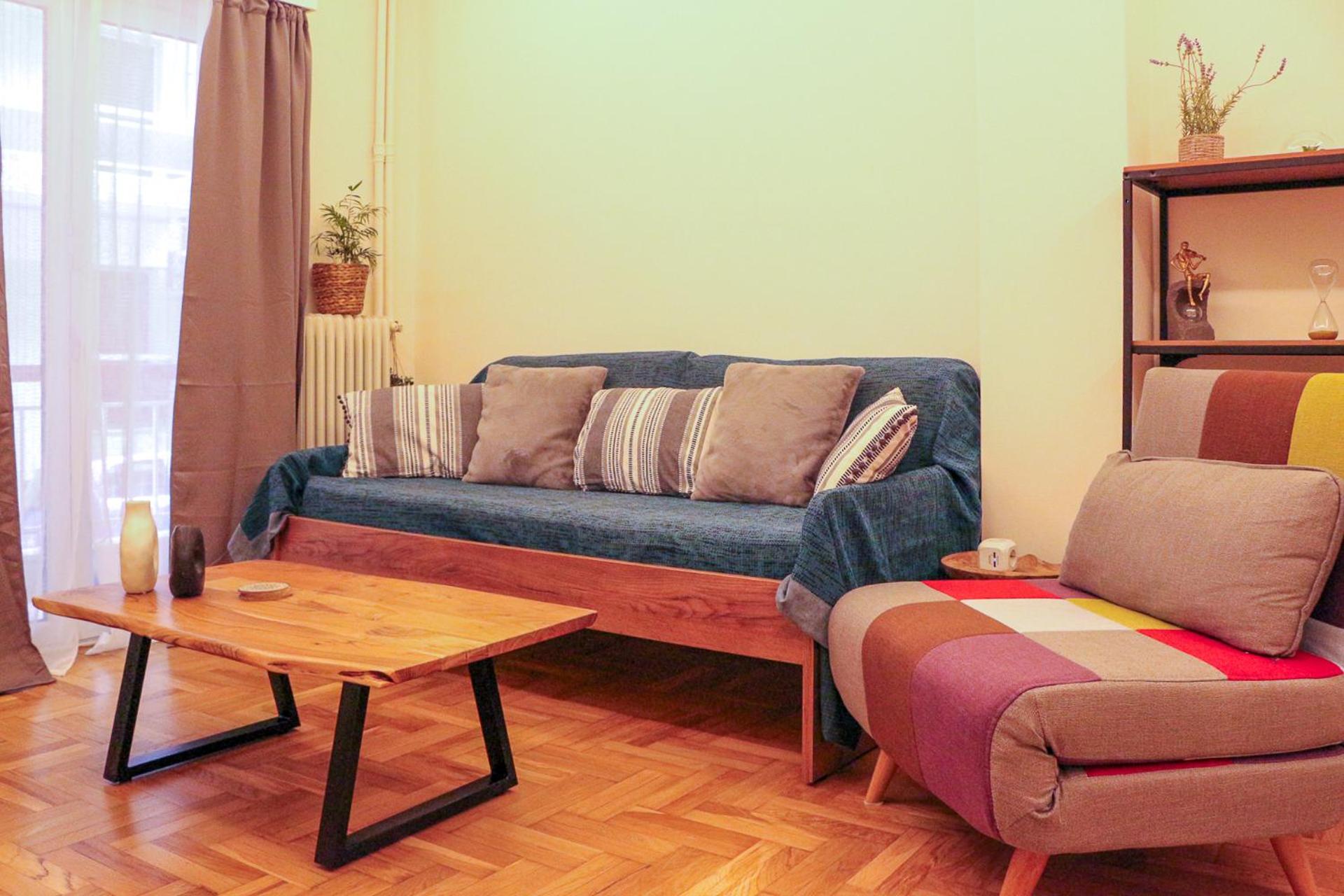 One-Bedroom Apartment photo 1