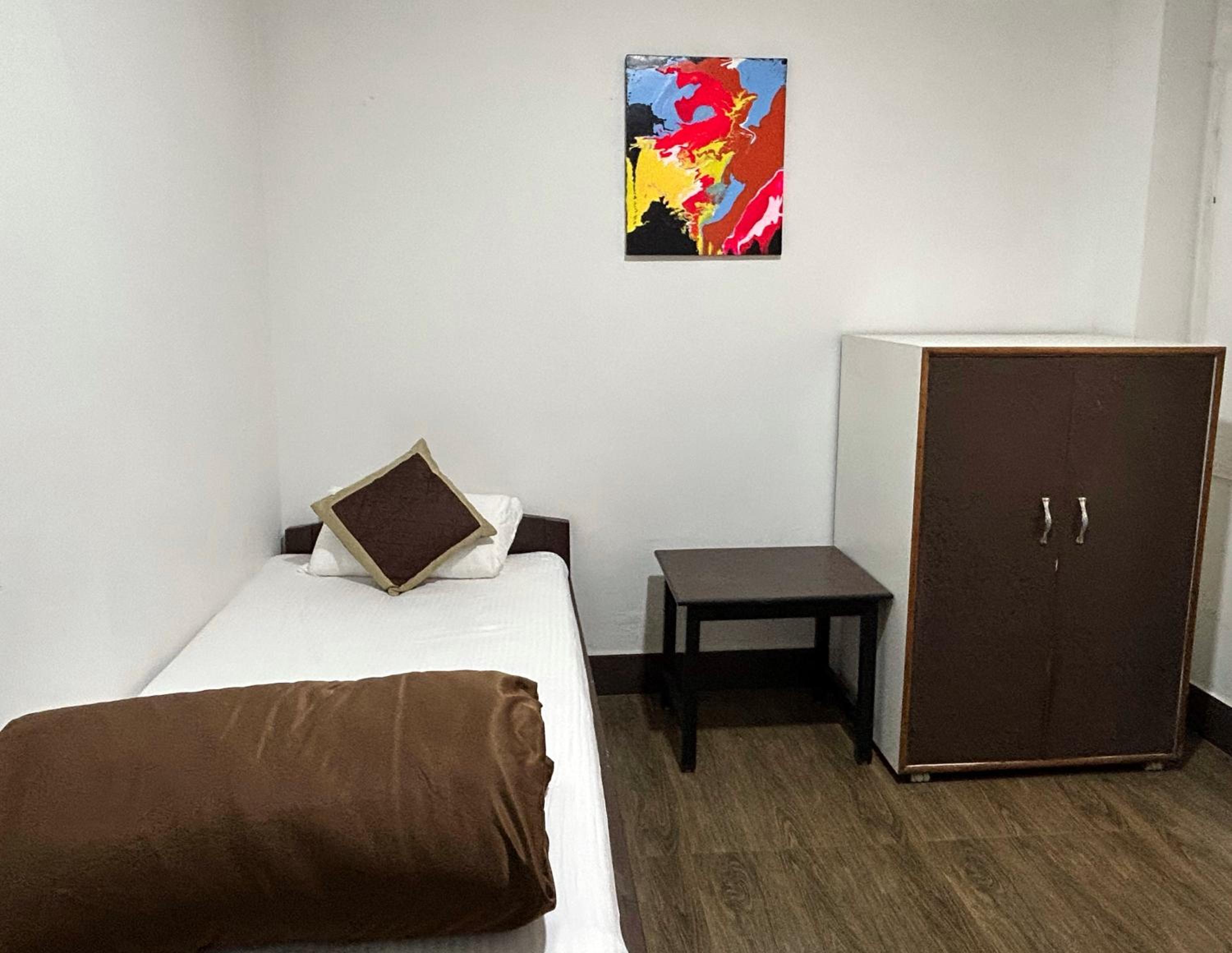 Single Room with Bathroom photo 1