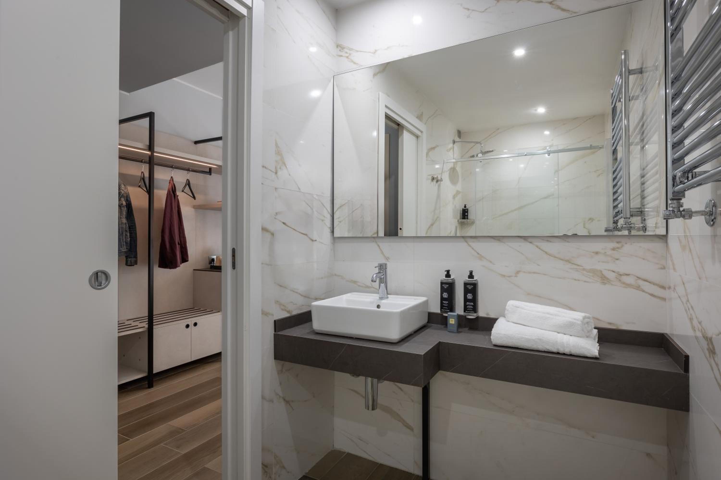Standard Single Room thumbnail 5