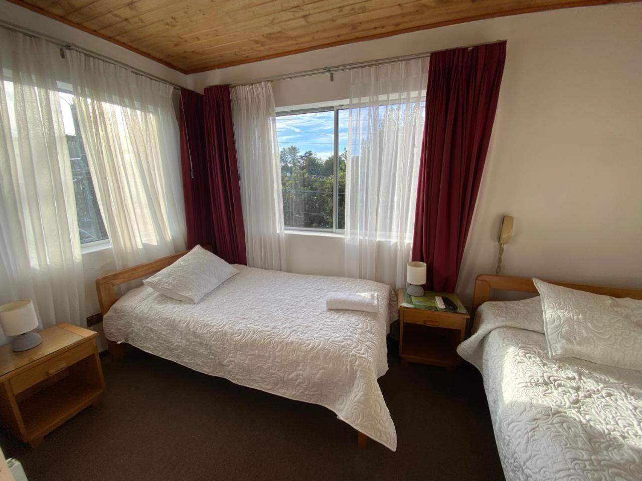 Standard Twin Room photo 2