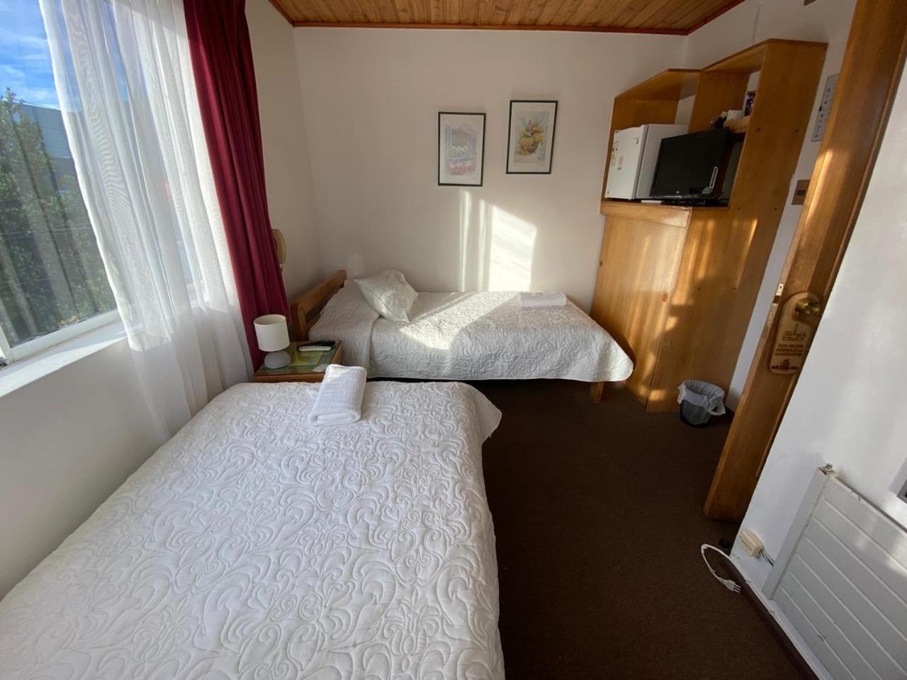 Standard Twin Room photo 3