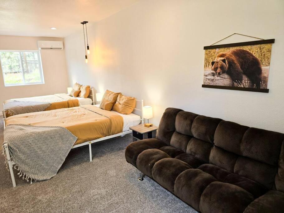 Three-Bedroom House photo 1